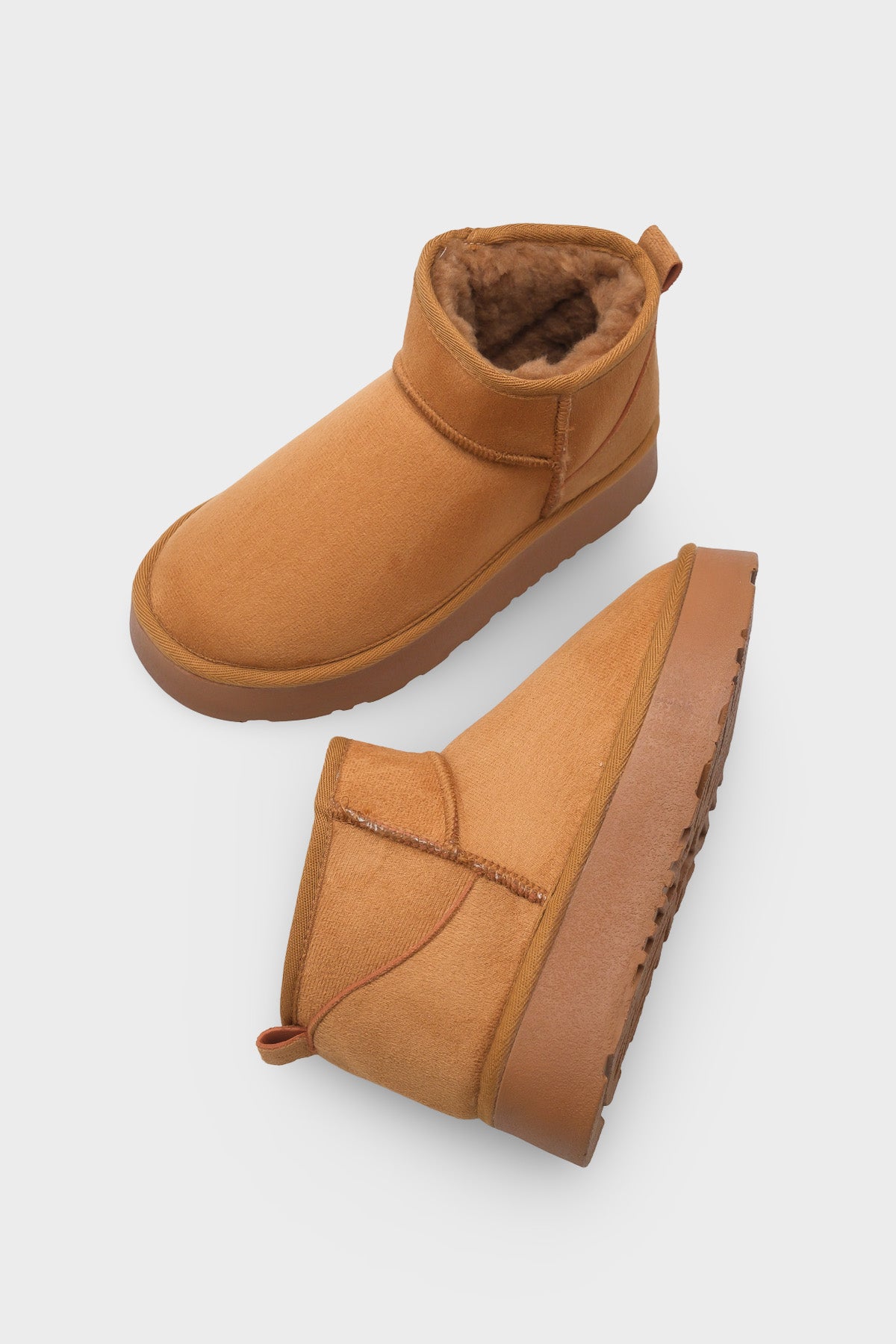 Raina Kalın Tabanlı Yuvarlak Burunlu Kürklü Kısa Kadın Bot