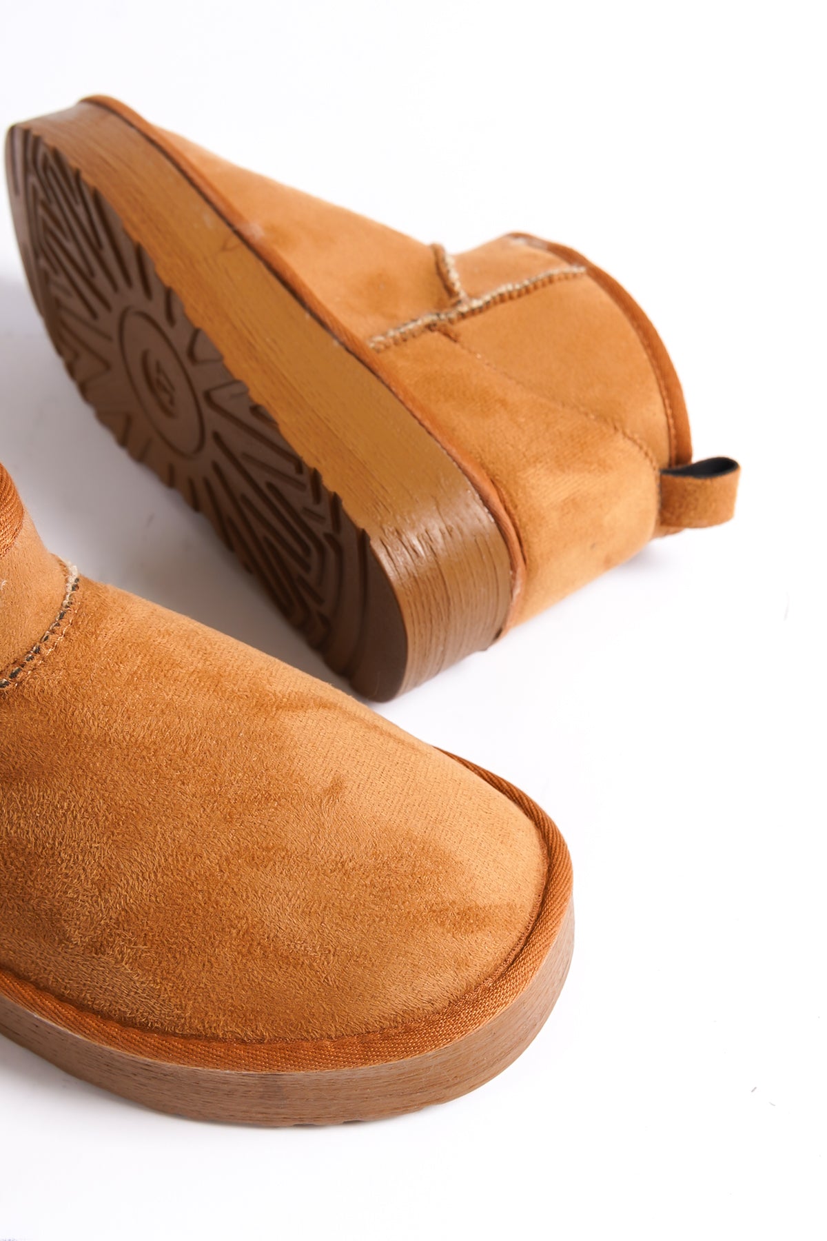 Raina Kalın Tabanlı Yuvarlak Burunlu Kürklü Kısa Kadın Bot