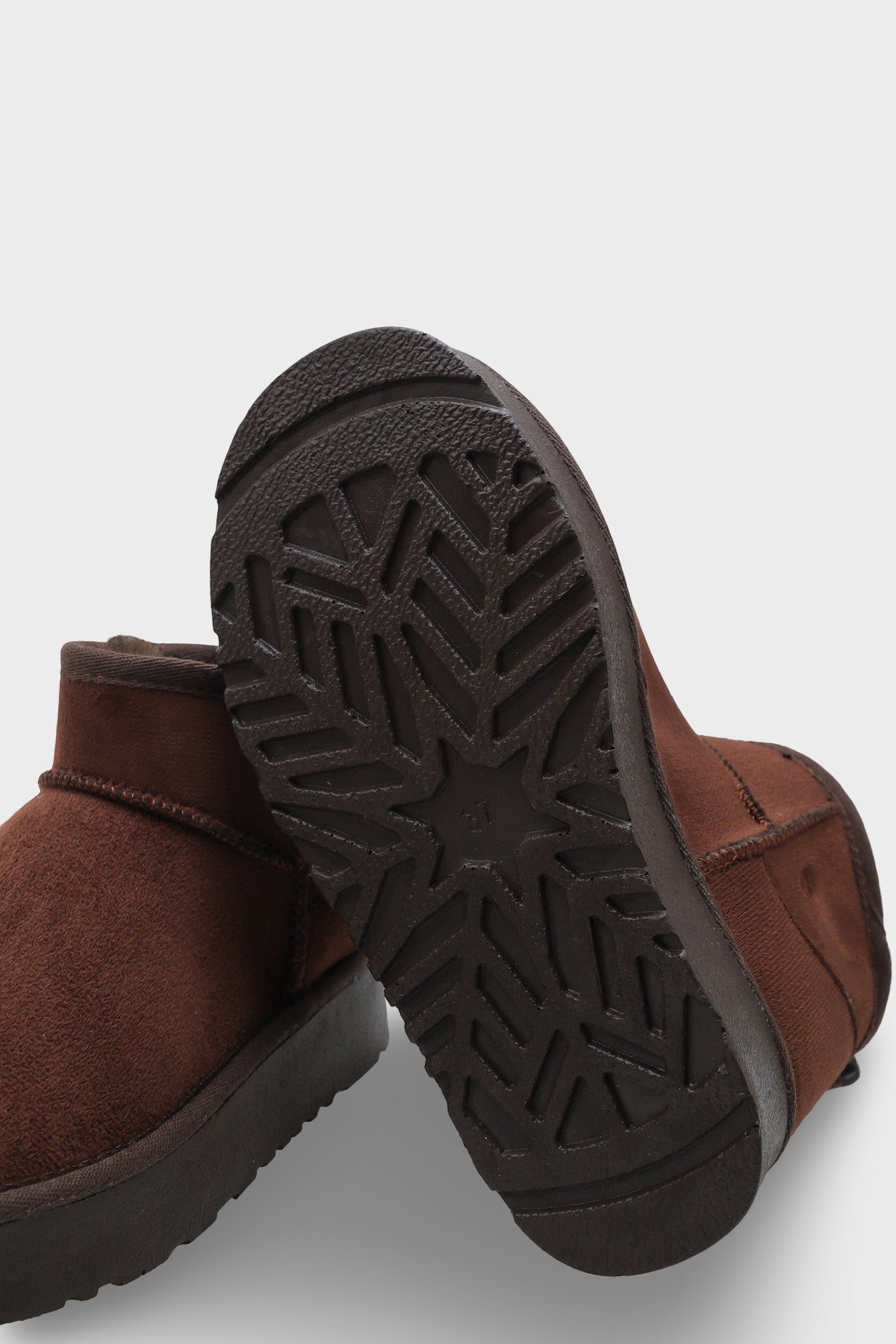 Raina Kalın Tabanlı Yuvarlak Burunlu Kürklü Kısa Kadın Bot