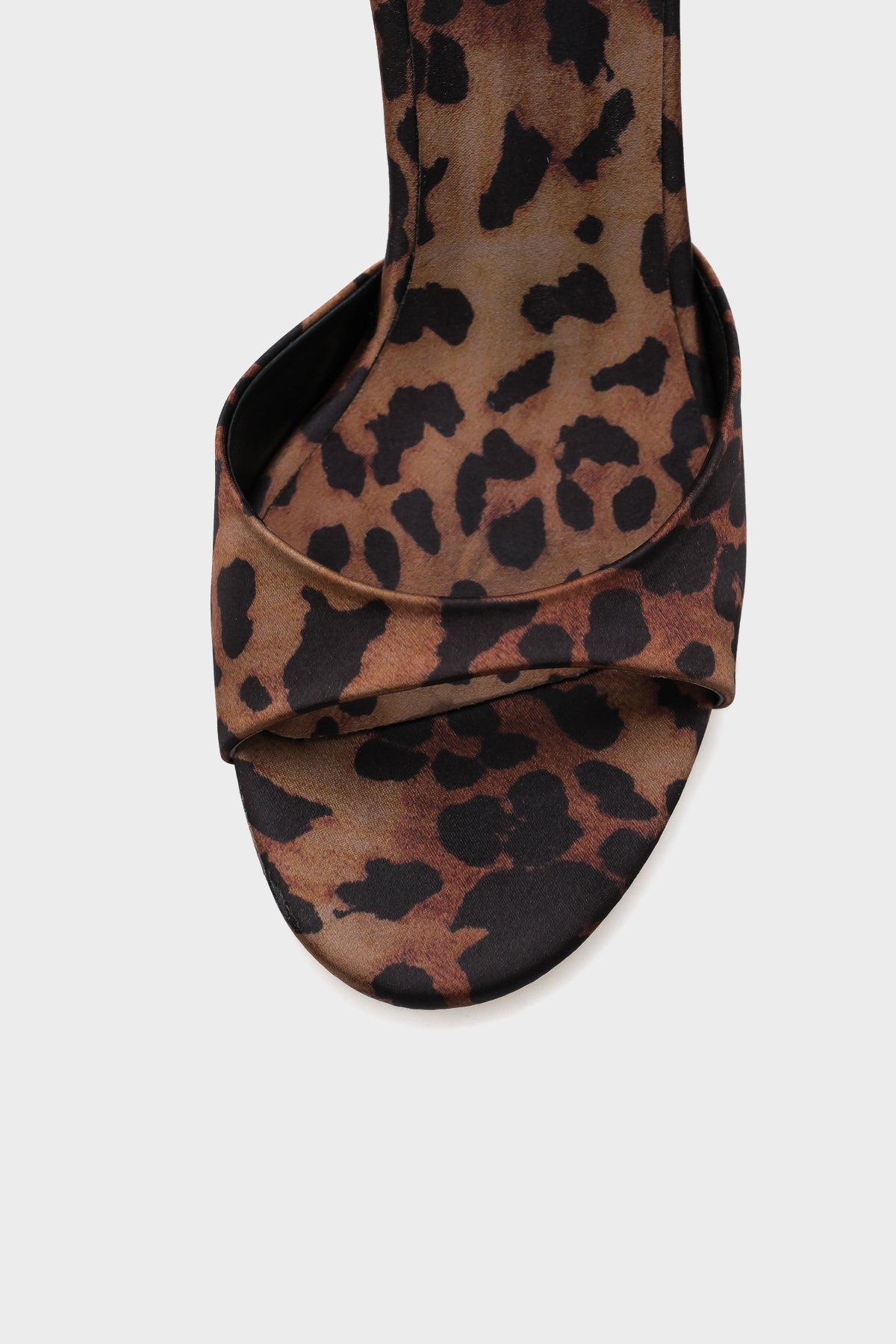 Elisa Yuvarlak Burunlu Bilekten Bantlı Yüksek Topuklu Kadın Sandalet