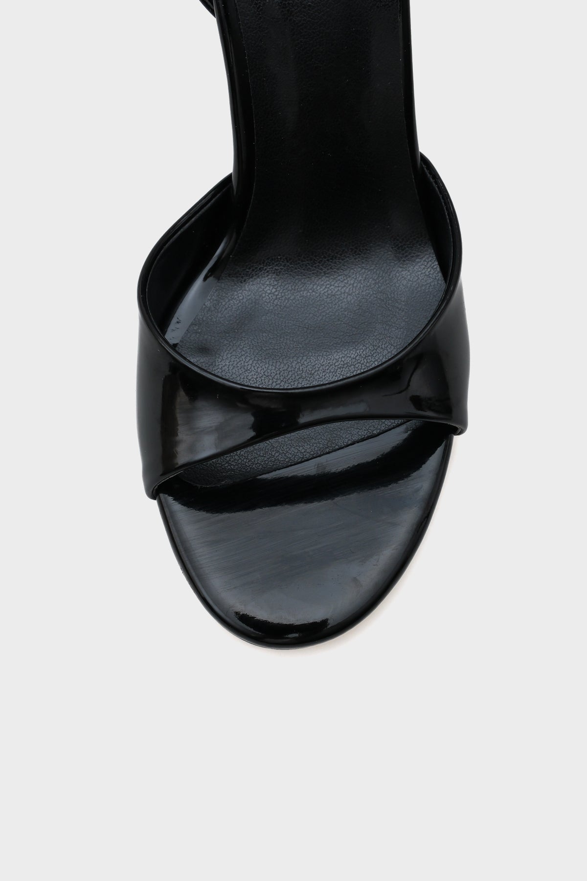 Elisa Yuvarlak Burunlu Bilekten Bantlı Yüksek Topuklu Kadın Sandalet