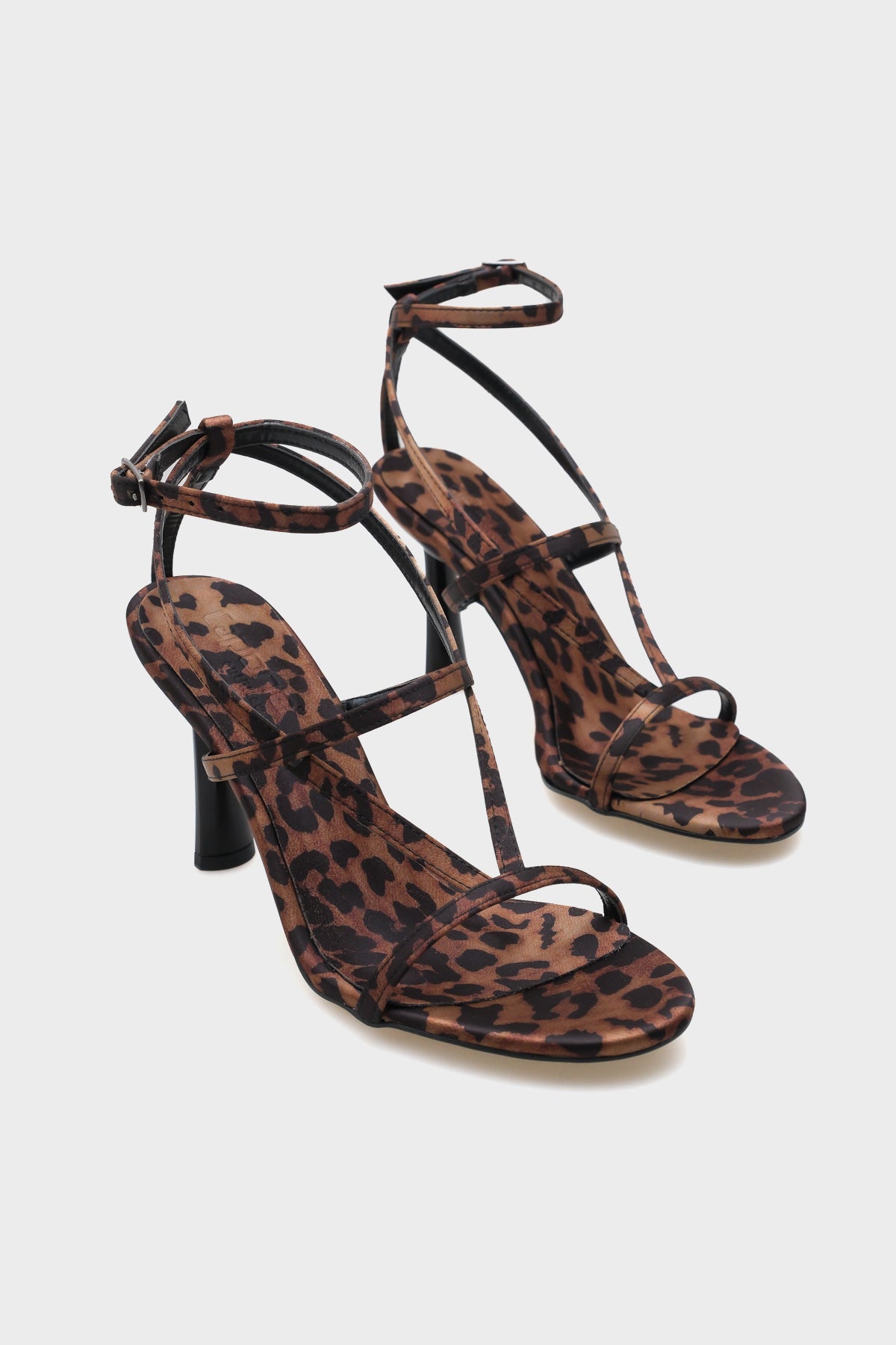 Ella Yuvarlak Burunlu Bantlı Yüksek Topuklu Kadın Sandalet