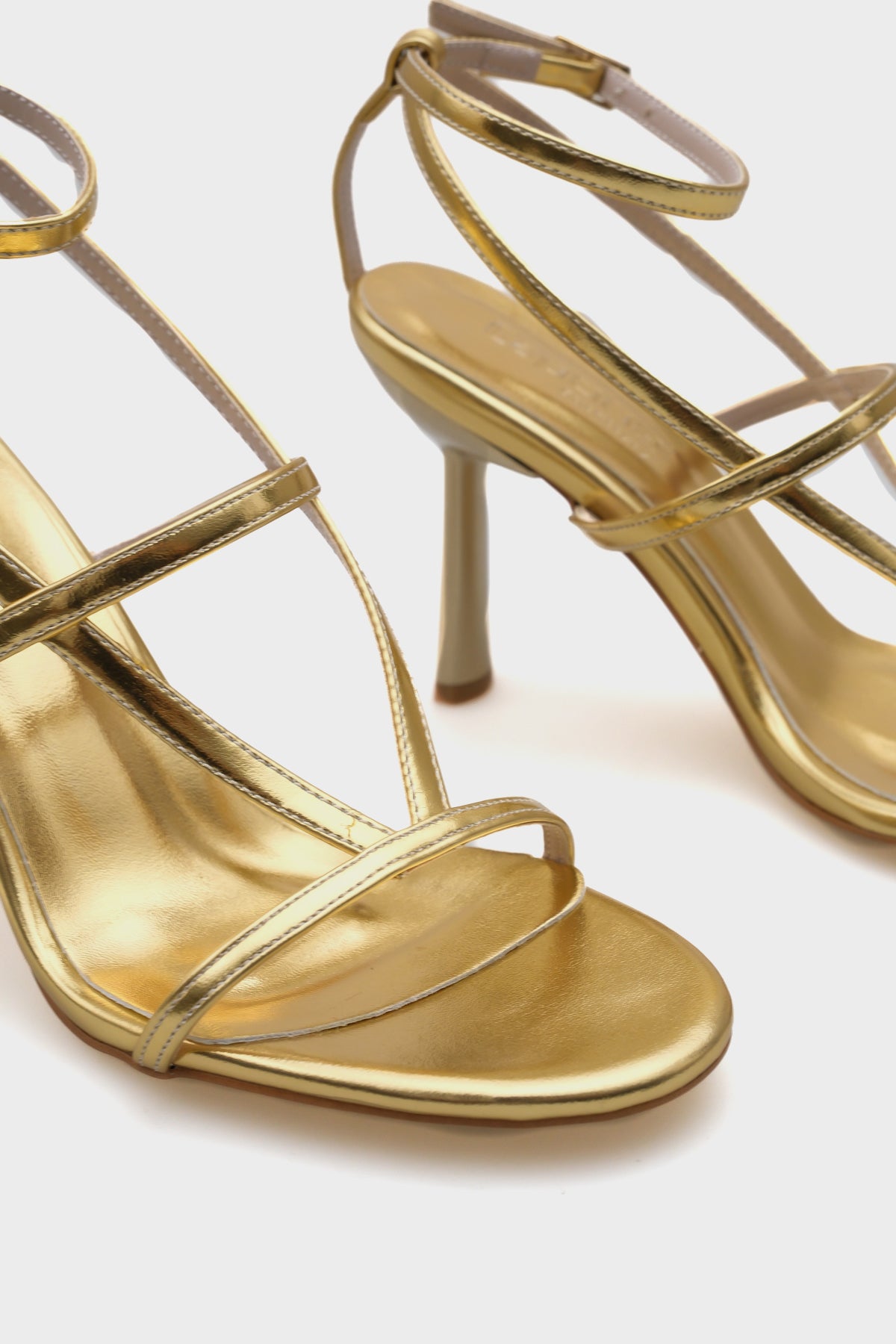 Ella Yuvarlak Burunlu Bantlı Yüksek Topuklu Kadın Sandalet