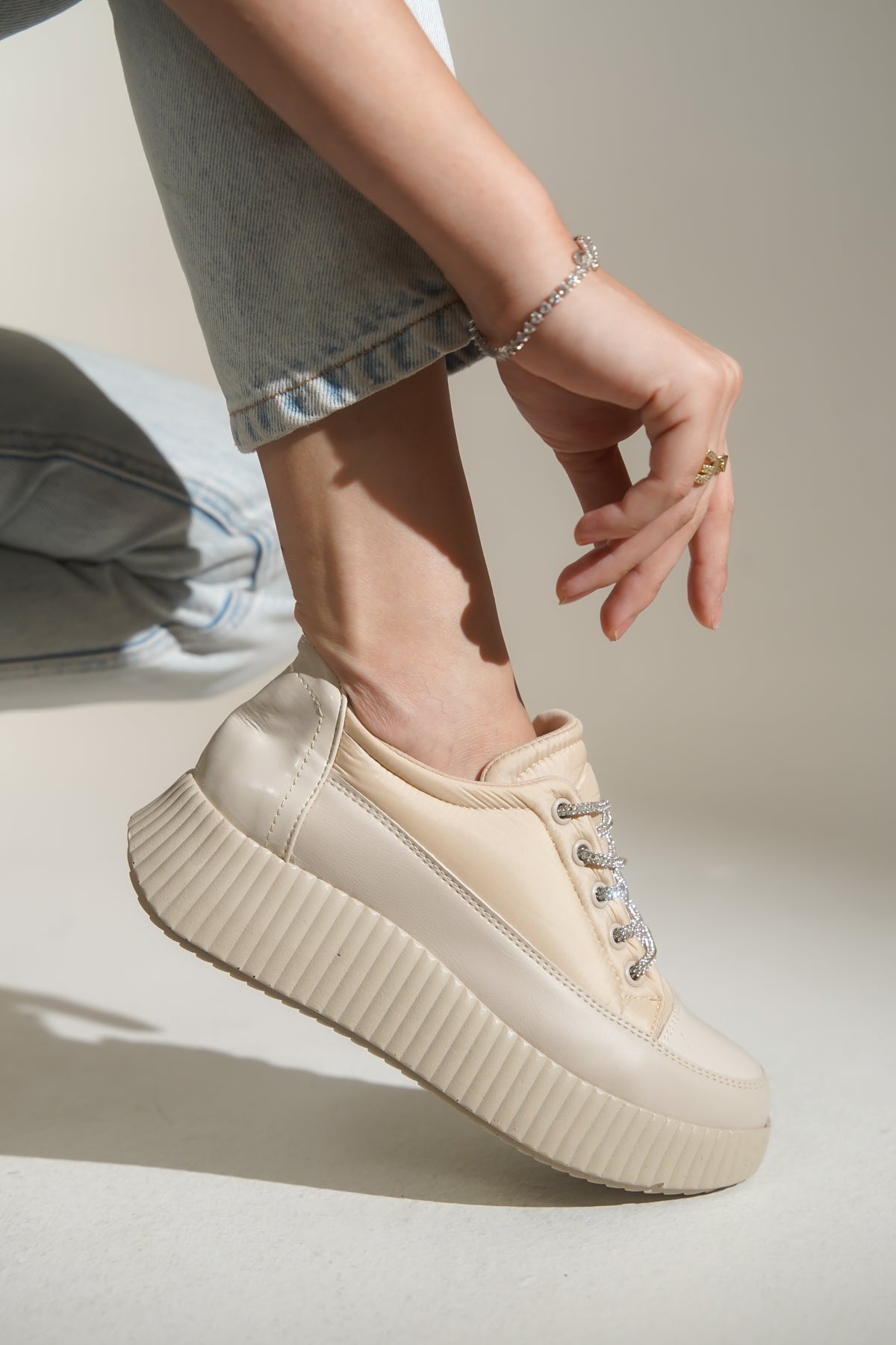 Glen Bağcığı Taş Detaylı Kadın Sneaker