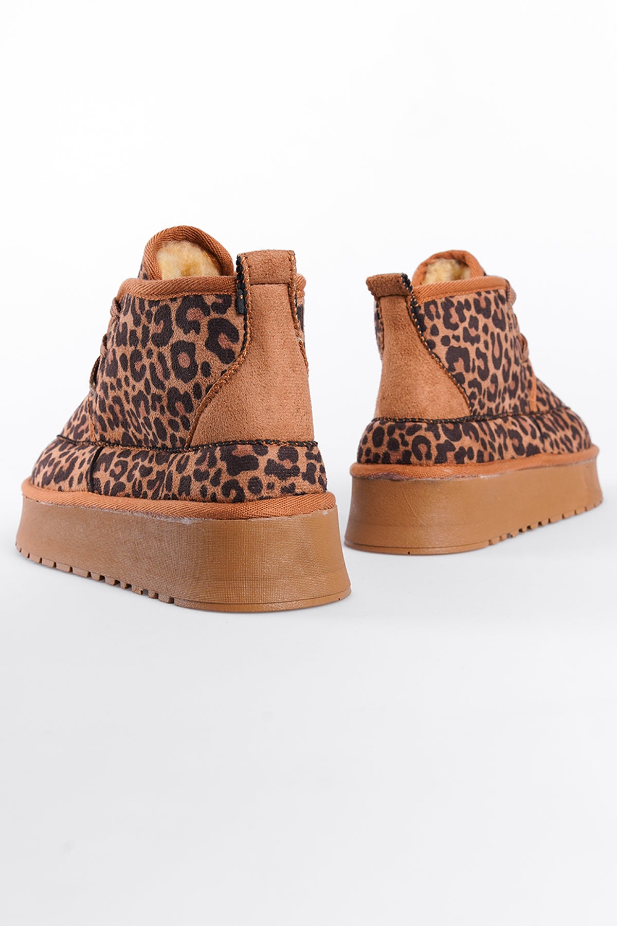 Madeline Kalın Tabanlı Yuvarlak Burunlu Bağcıklı Kürklü Kadın Bot