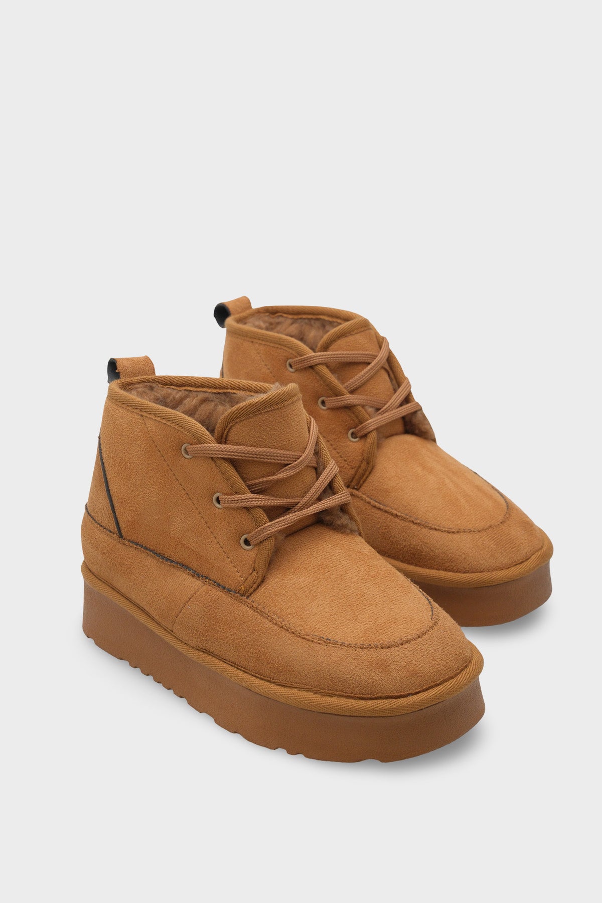 Madeline Kalın Tabanlı Yuvarlak Burunlu Bağcıklı Kürklü Kadın Bot