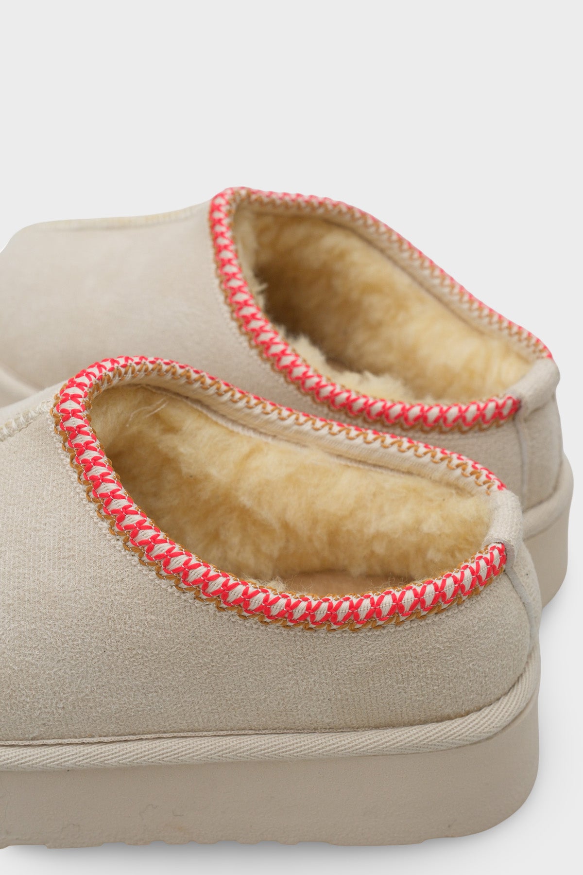 Carroll Kalın Tabanlı Yuvarlak Burunlu Kürklü Kadın Kapalı Terlik