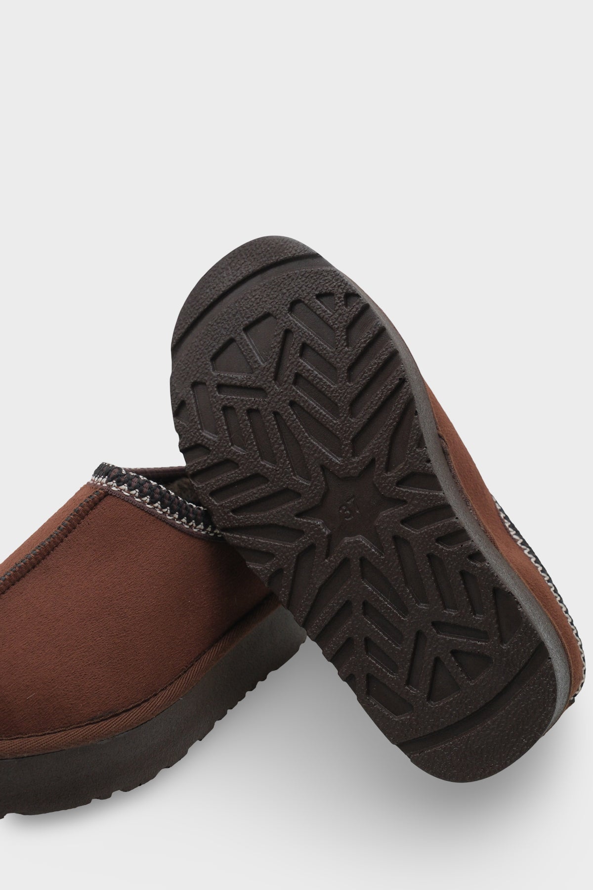 Carroll Kalın Tabanlı Yuvarlak Burunlu Kürklü Kadın Kapalı Terlik