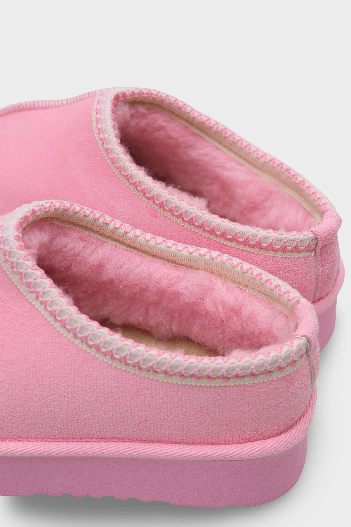 Carroll Kalın Tabanlı Yuvarlak Burunlu Kürklü Kadın Kapalı Terlik