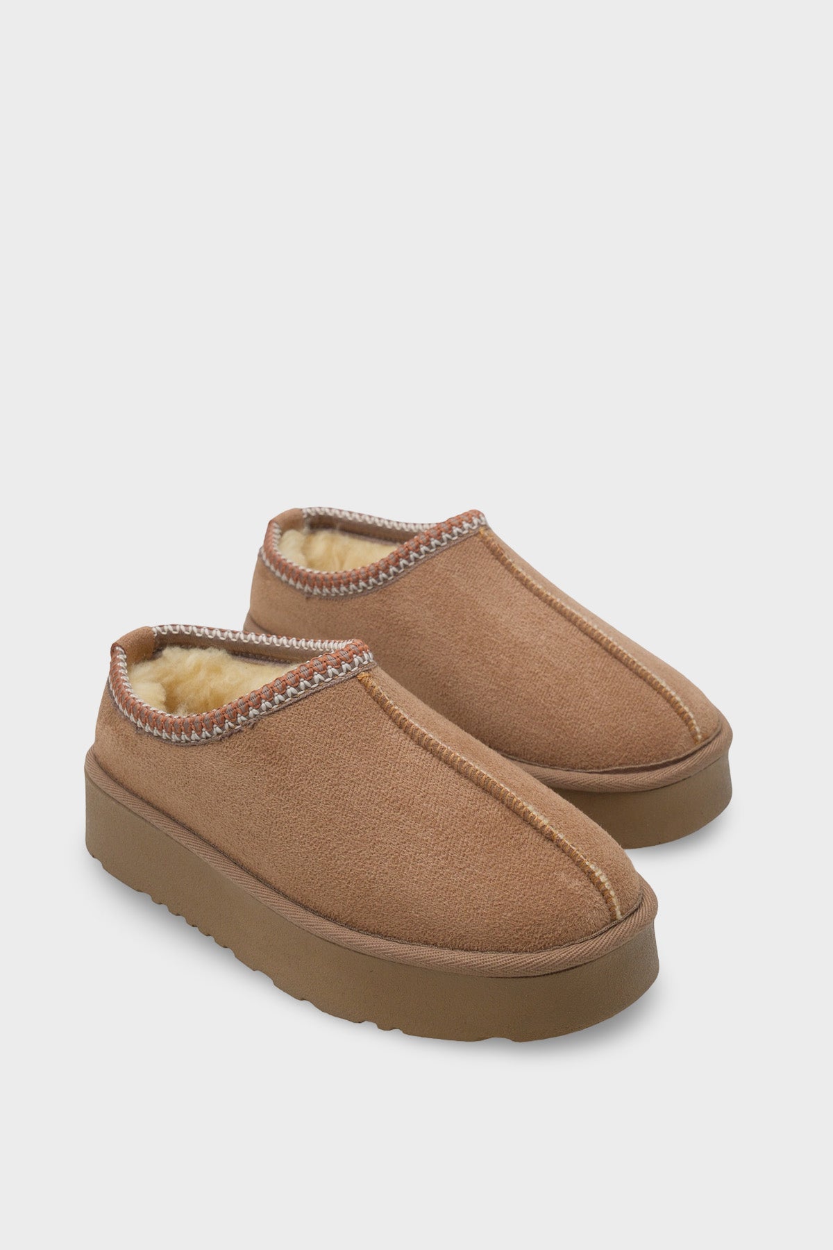 Carroll Kalın Tabanlı Yuvarlak Burunlu Kürklü Kadın Kapalı Terlik