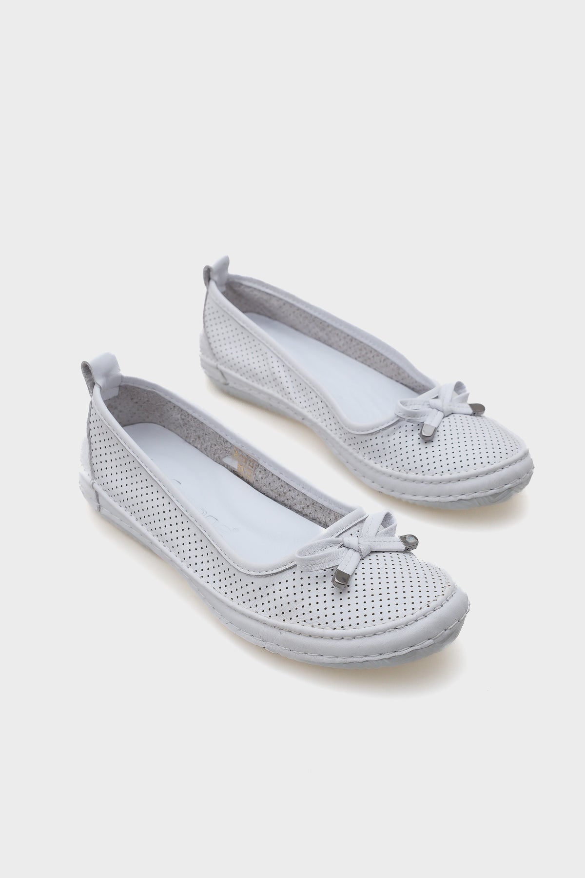 Breeze Saraçlı Lazerli Hakiki Deri Kadın Babet