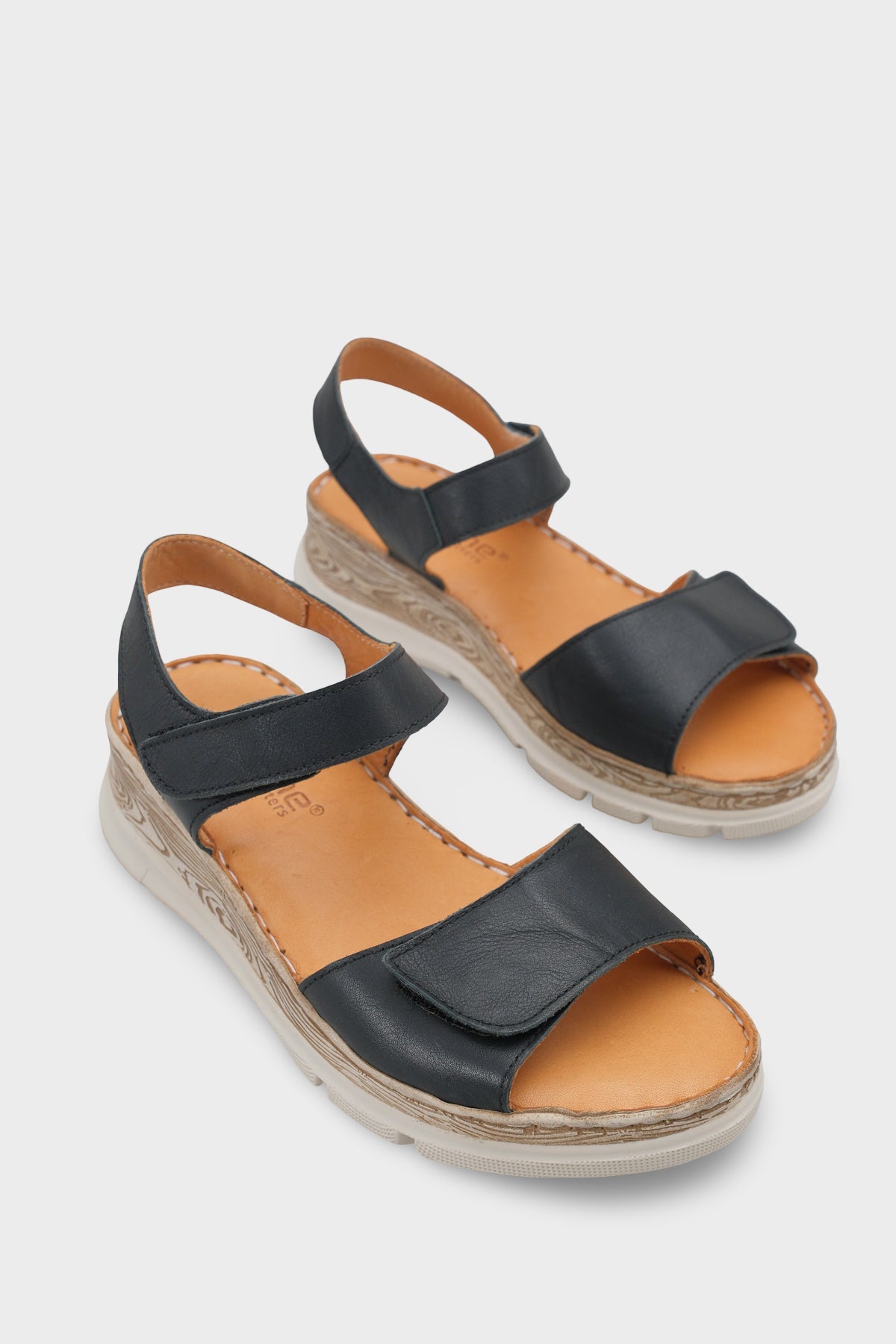 Corrinne Hakiki Deri Soft Konfor Kadın Sandalet