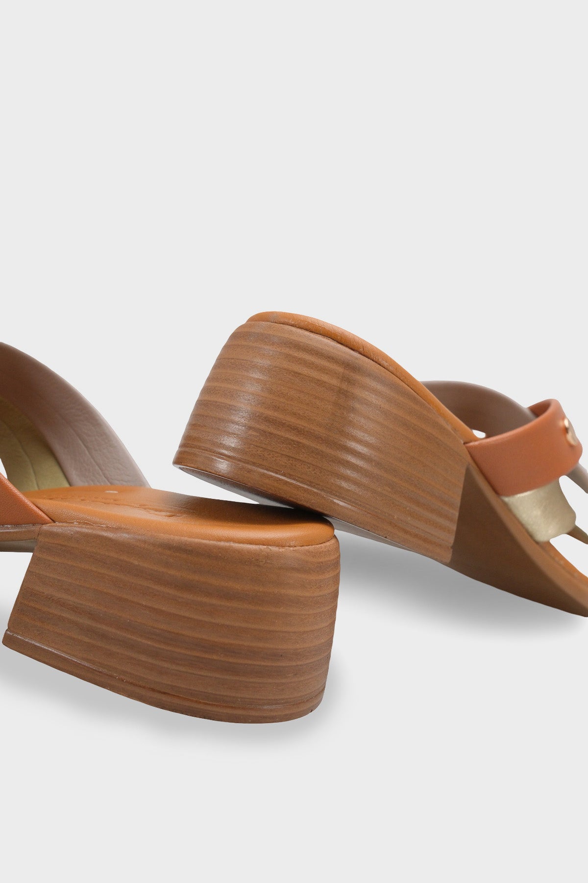 Melania Hakiki Deri Orta Topuklu Kadın Terlik