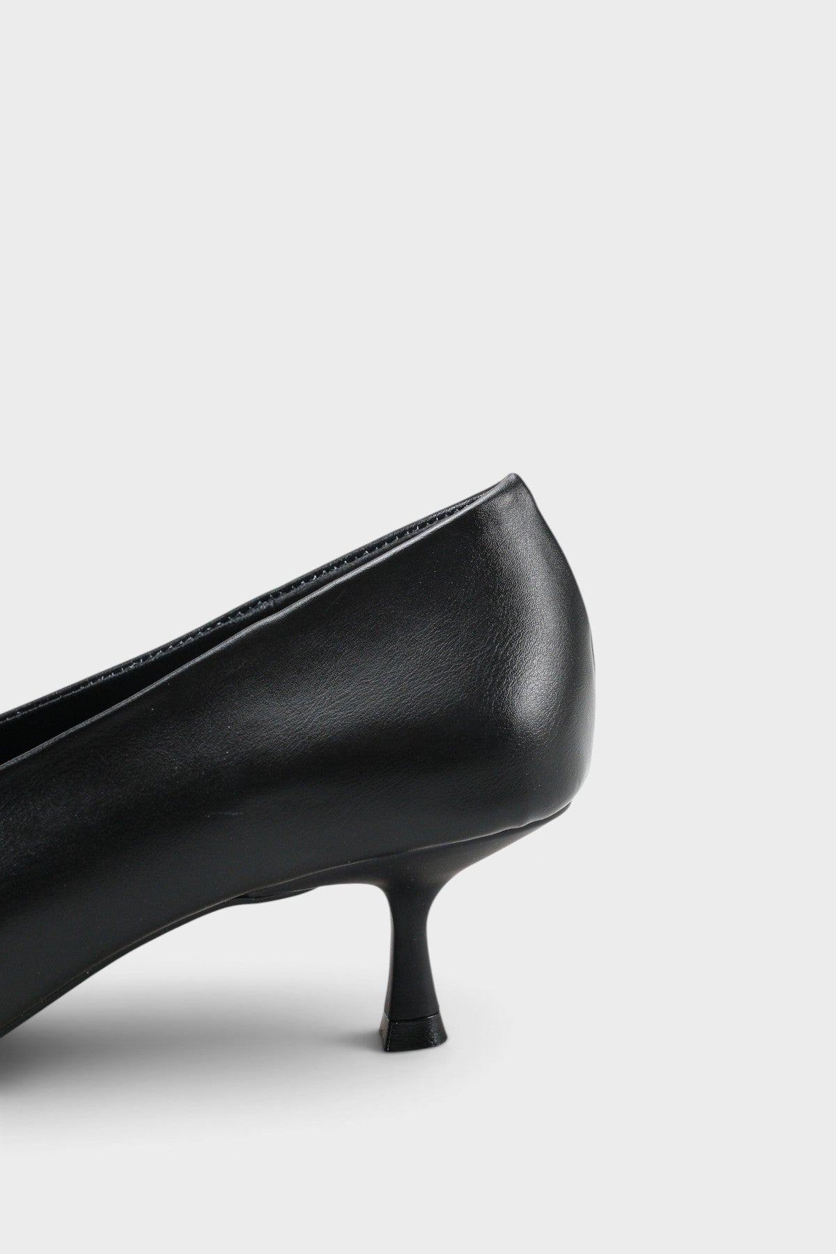 Julianna Kısa Topuklu Metal Tokalı Stiletto Ayakkabı