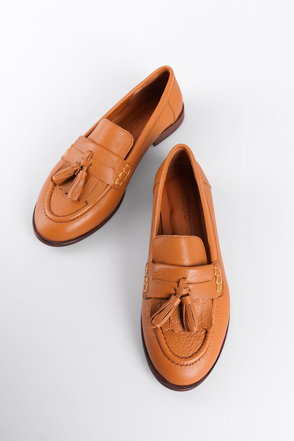 Deri Püsküllü Kadın Loafer