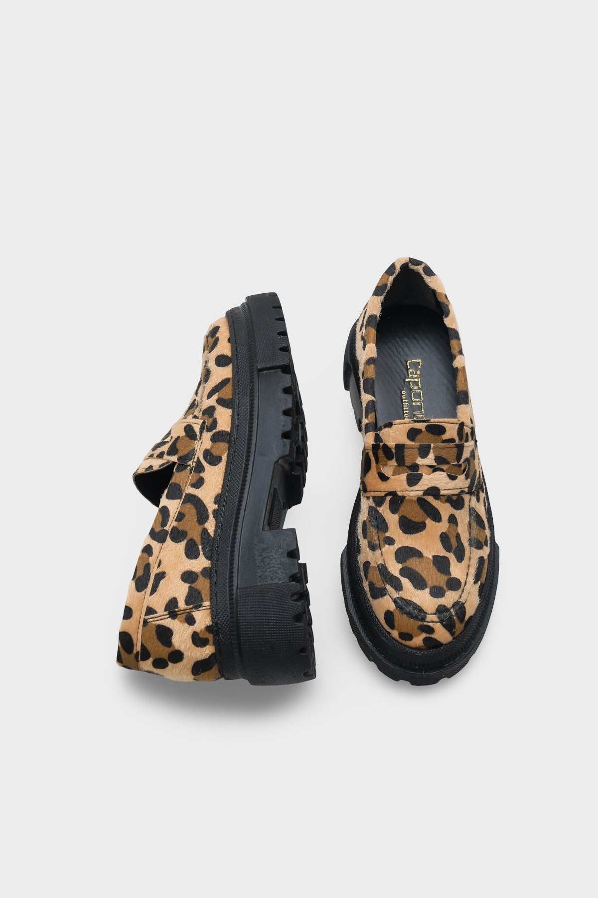 Fania Oval Burunlu Trak Tabanlı Rugan Kadın Loafer