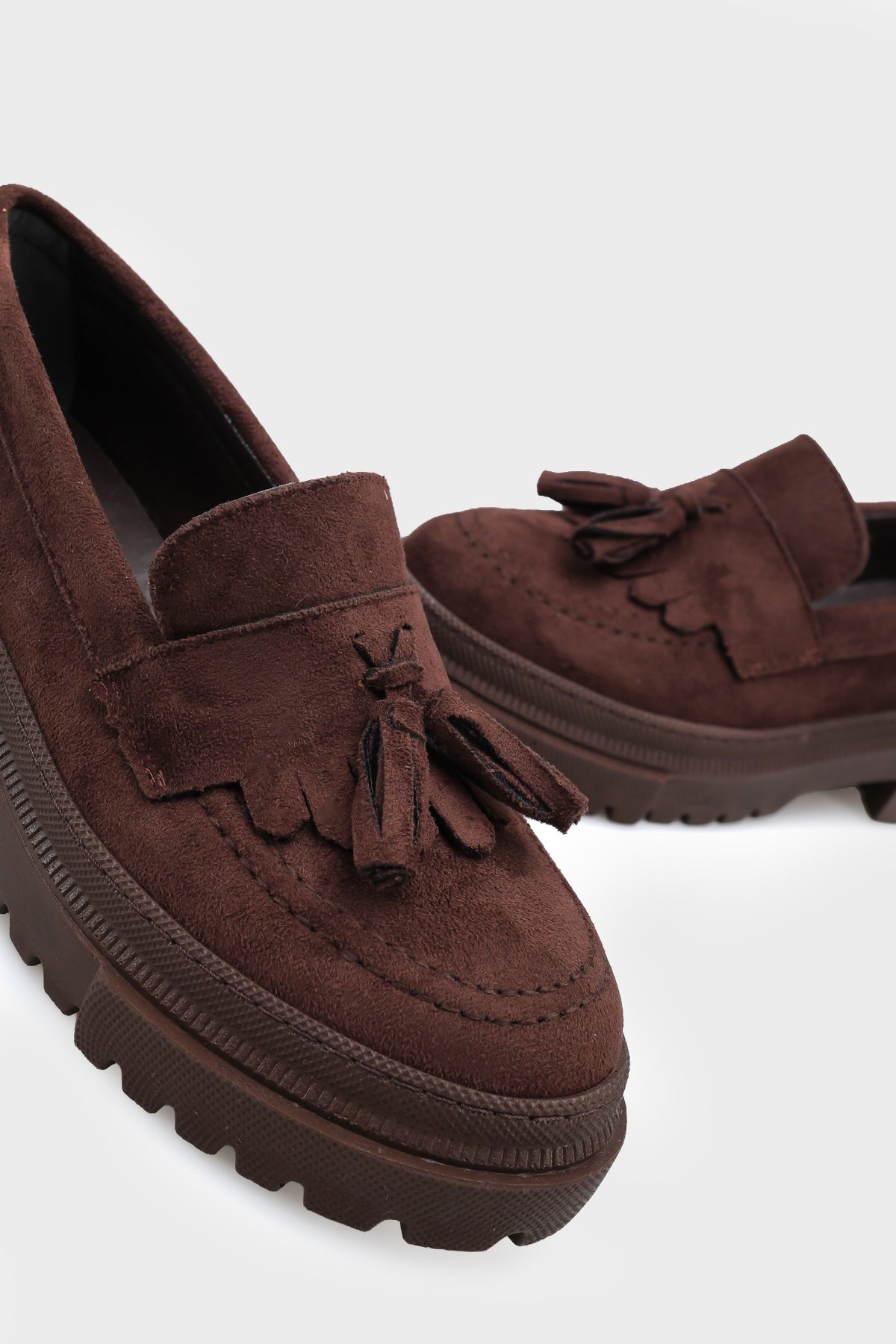 Ashlee Oval Burunlu Püsküllü Trak Tabanlı Süet Kadın Loafer