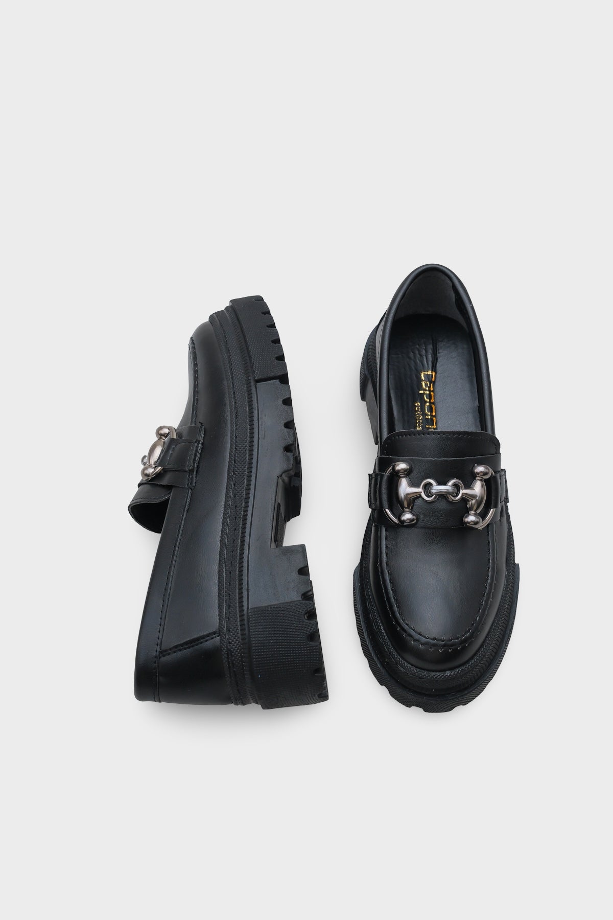 Denni  Oval Burunlu Metal Tokalı Trak Tabanlı Kadın Loafer