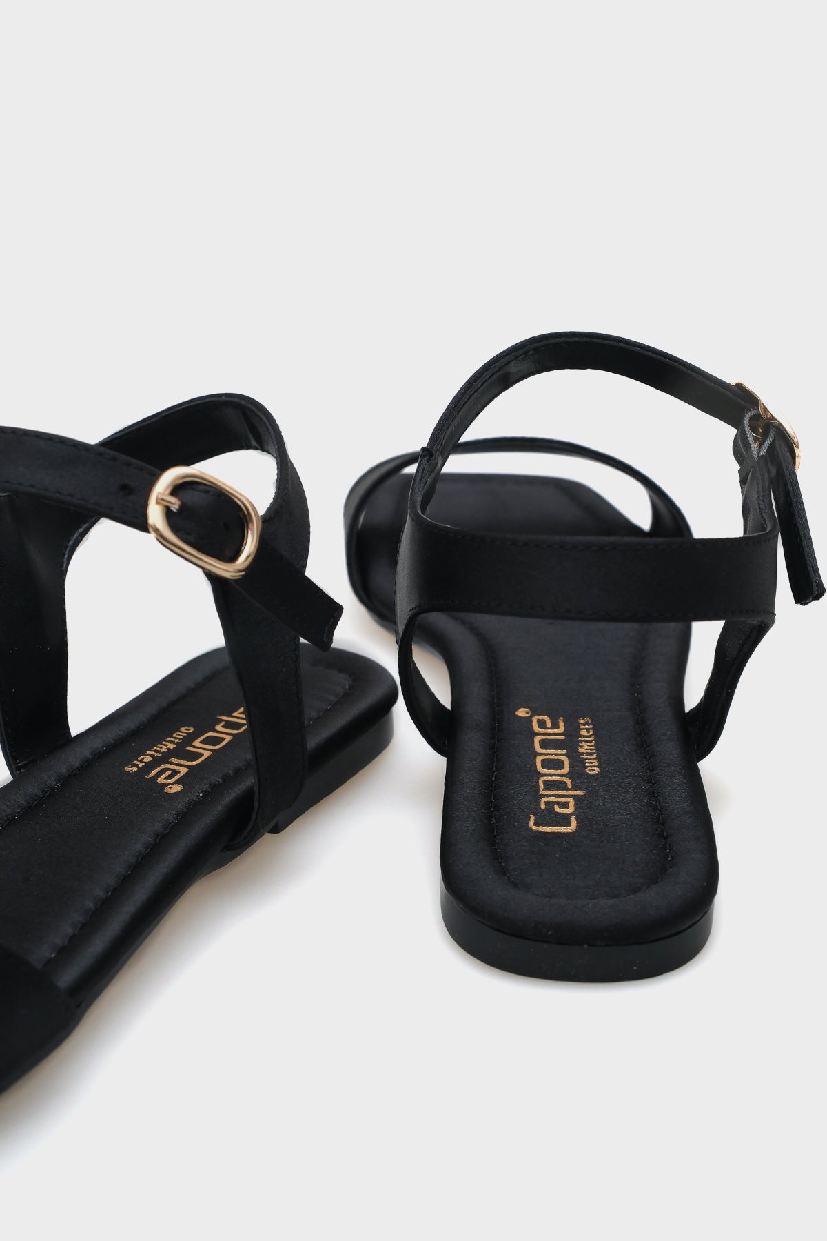 Celinda Bilekten Bantlı Küt Burunlu Düz Topuklu Saten Kadın Sandalet