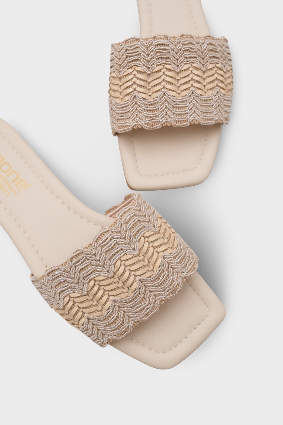 Katya Düz Topuklu Parlak Küt Burunlu Kadın Terlik