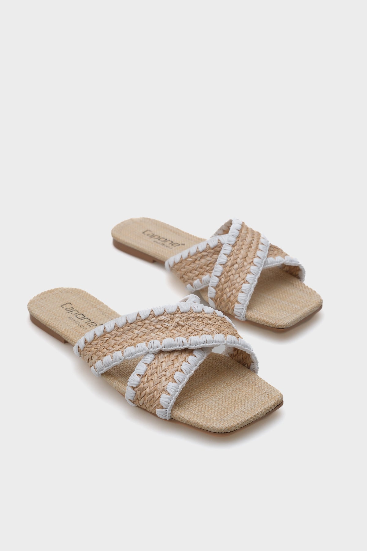 Kiley Düz Topuklu Hasır Küt Burunlu Çapraz Bantlı Kadın Terlik