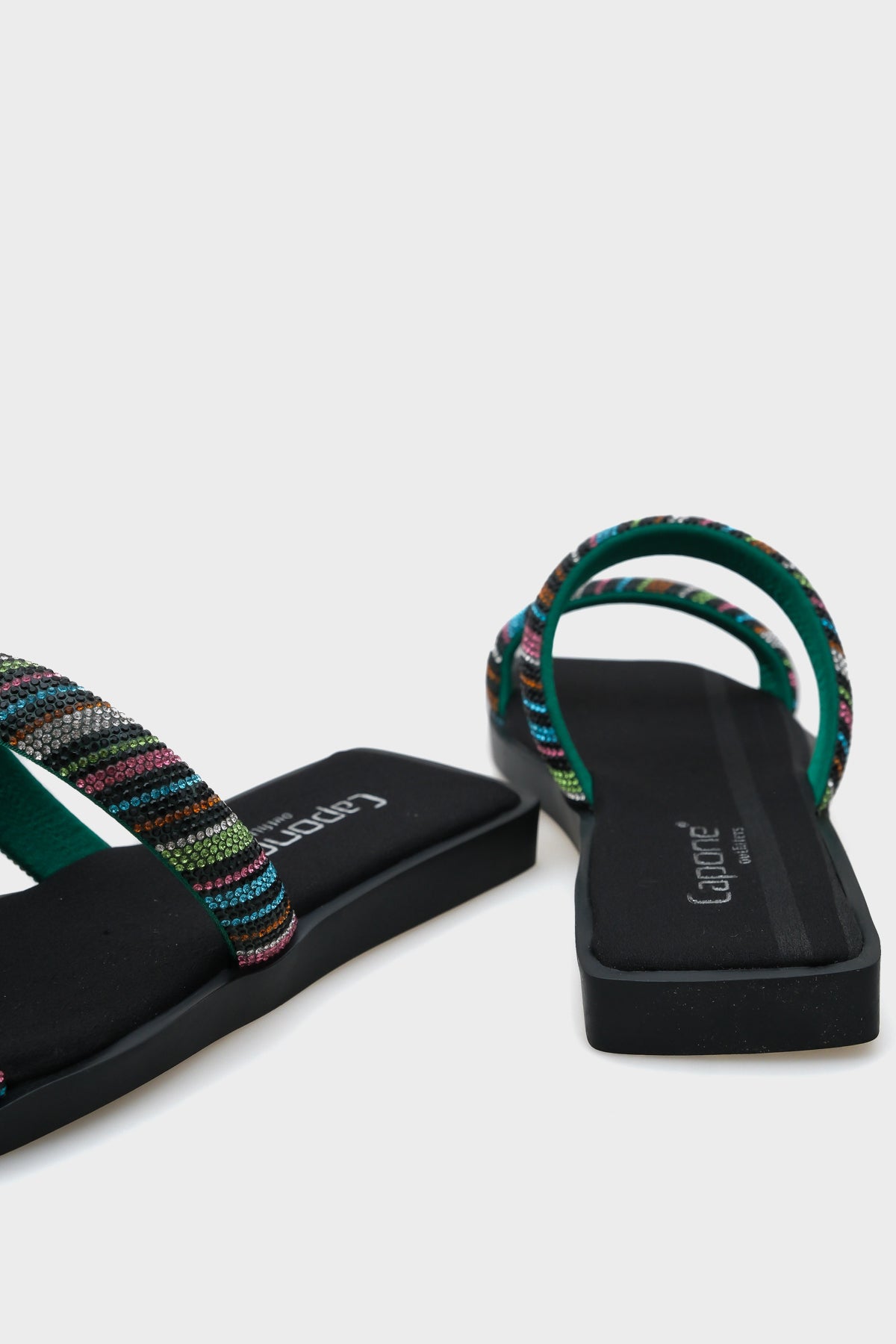 Kora Küt Burunlu Taşlı Bantlı Düz Topuklu Kadın Terlik