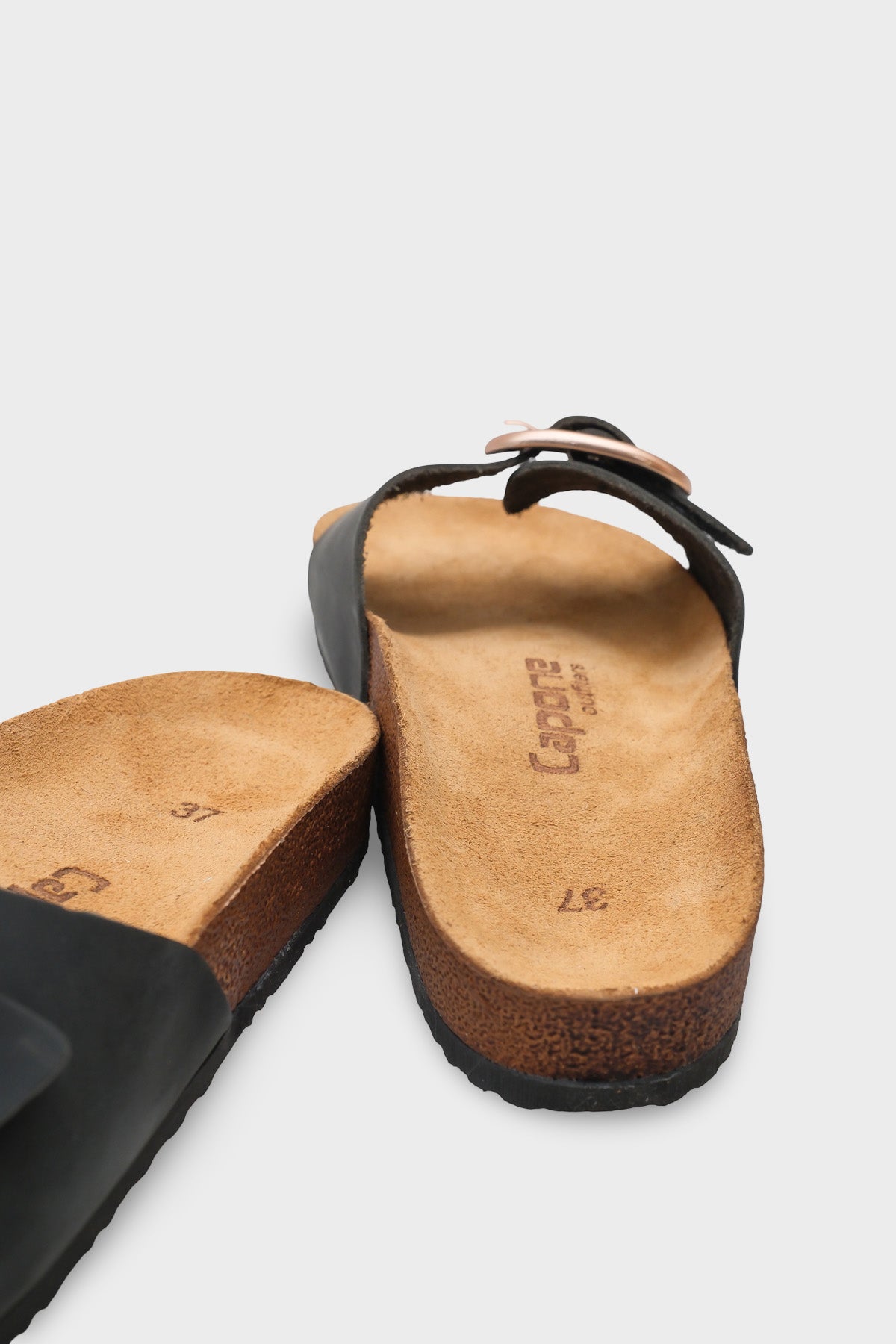 Lee Büyük Tokalı Anatomik Mantar Tabanlı Deri Terlik