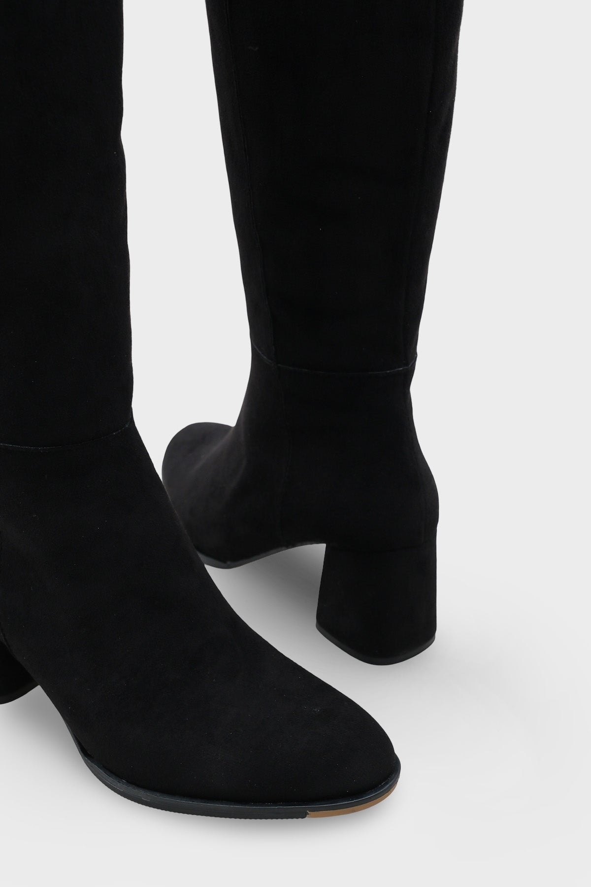 Cathrine Oval Burunlu Yandan Fermuarlı Topuklu Süet Kadın Çizme