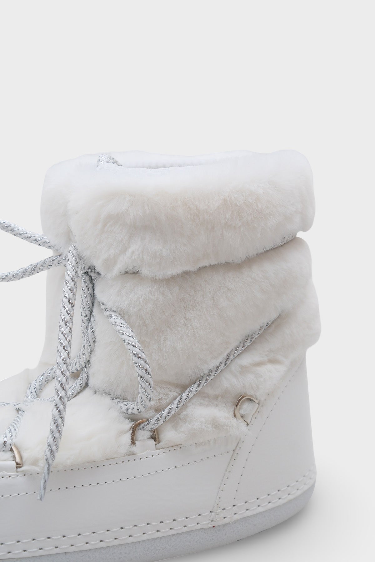 Beatrisa Yuvarlak Burunlu Kalın Tabanlı Kürklü Kadın Kar Botu