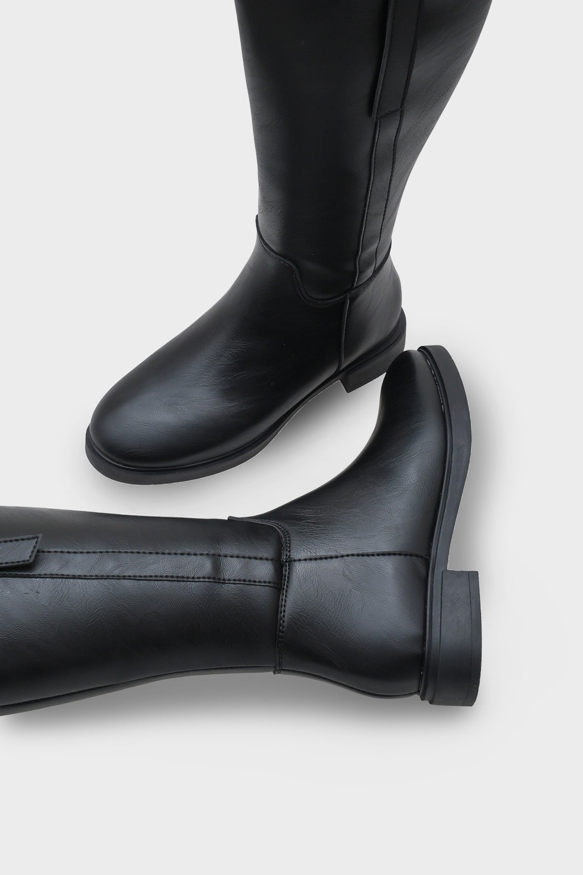 Roberta Metal Tokalı Kadın Çizme