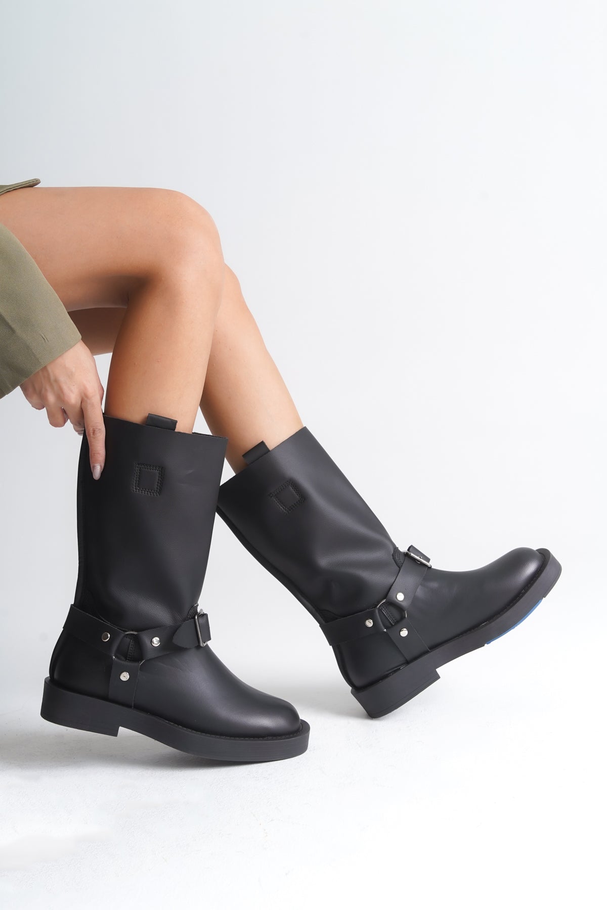 Motorcu Uzun Kadın Bot