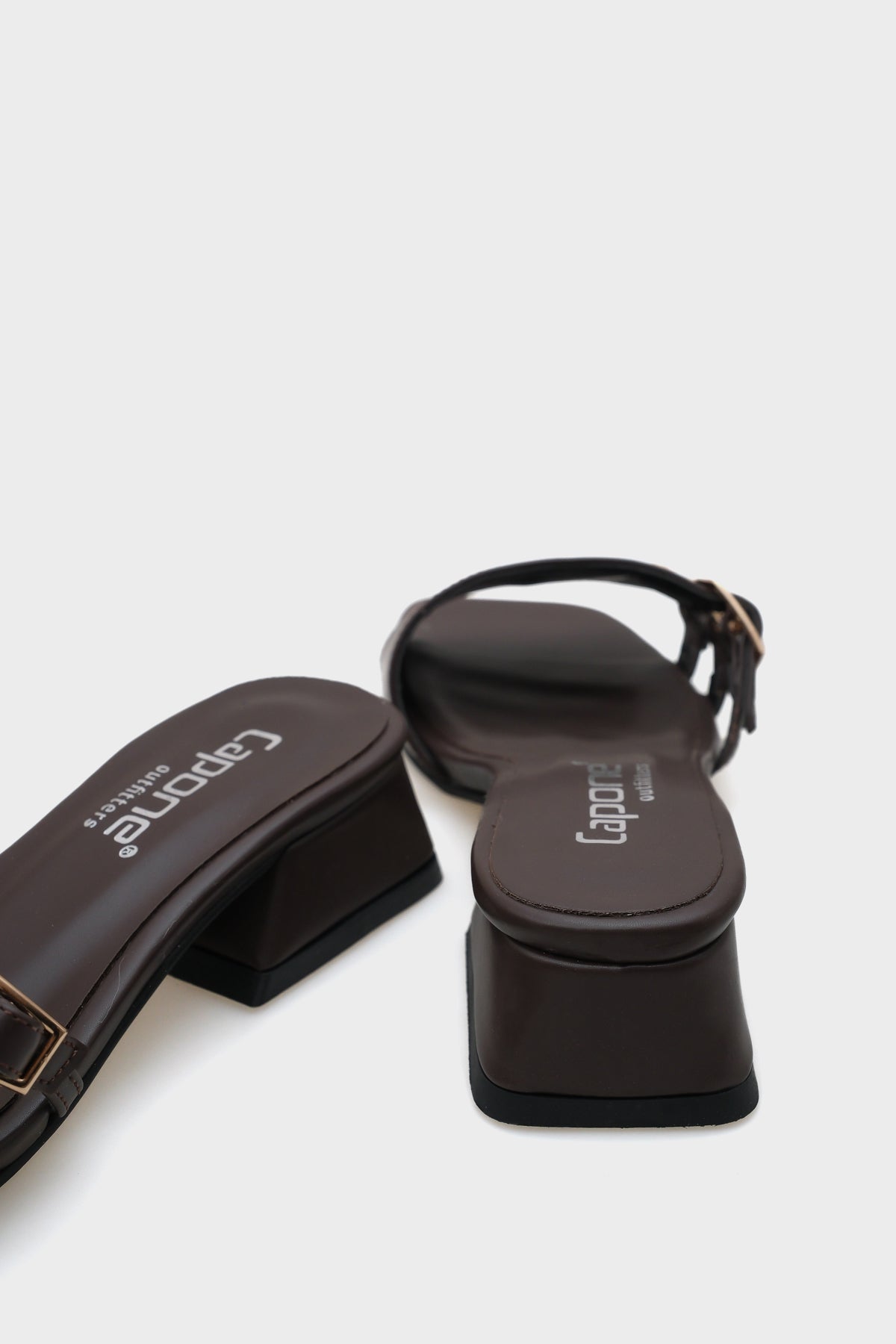 Lesley Kısa Topuklu Küt Burunlu Tokalı Kadın Terlik