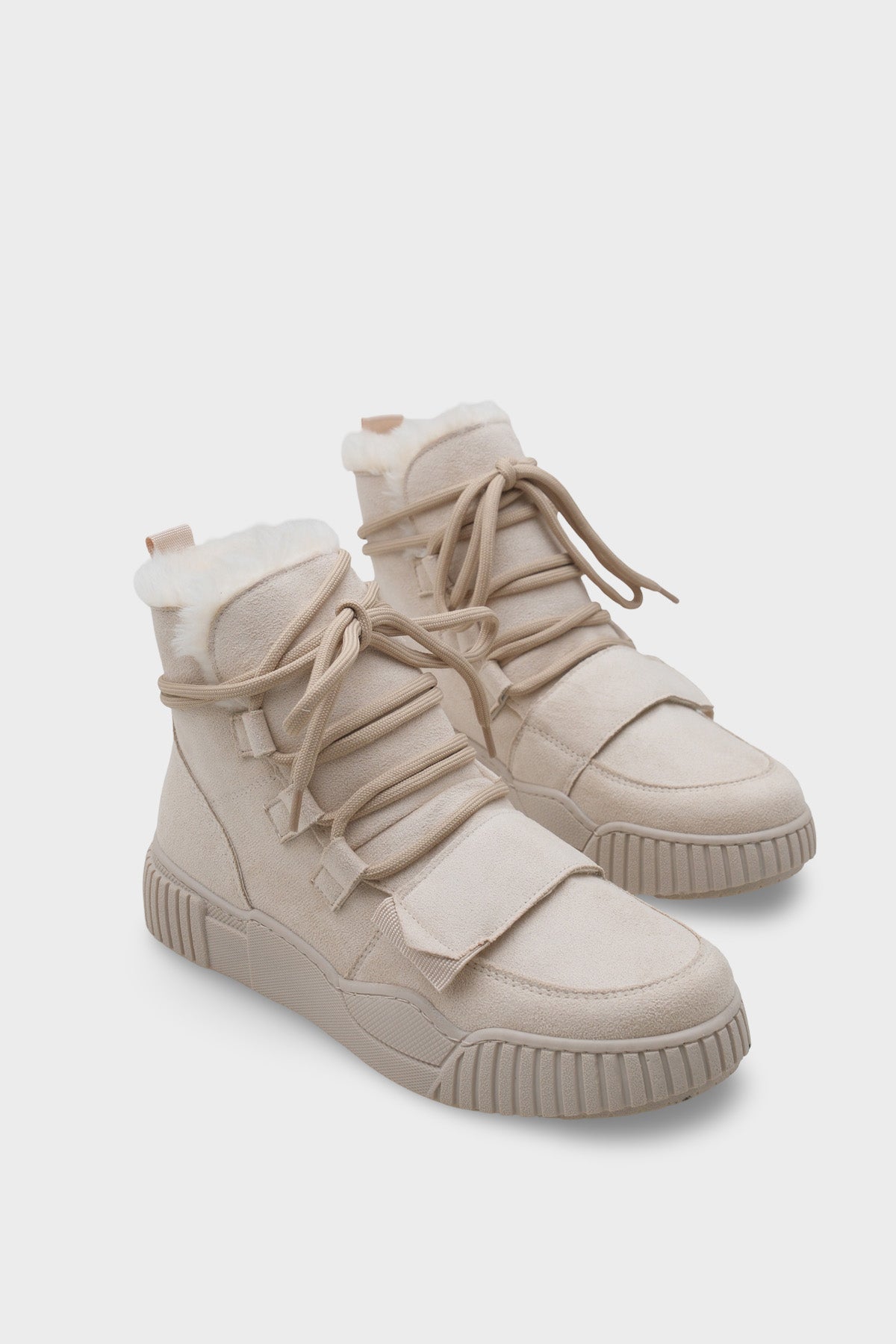 Sharron Kürklü Kadın Spor Bot