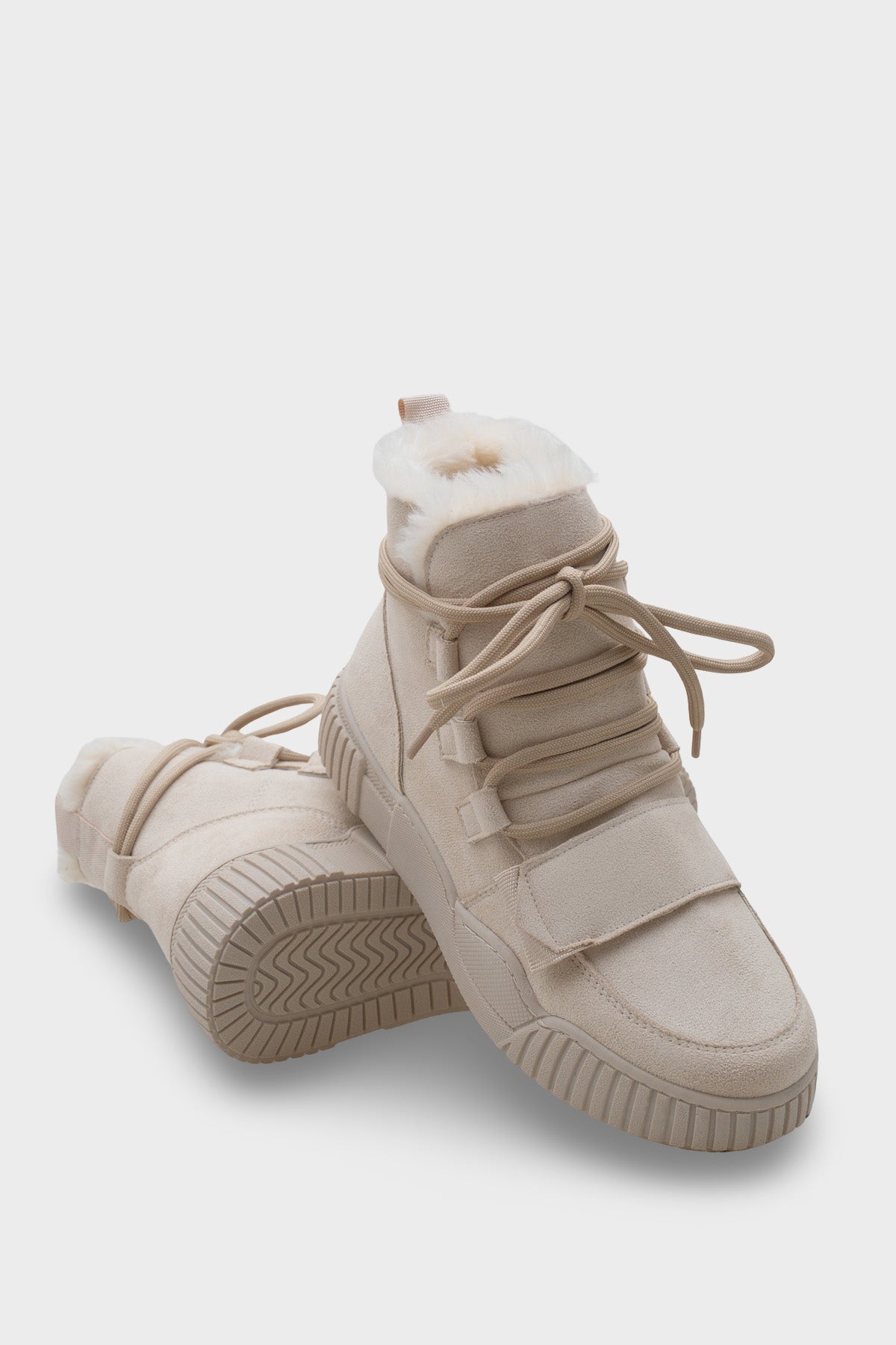 Sharron Kürklü Kadın Spor Bot