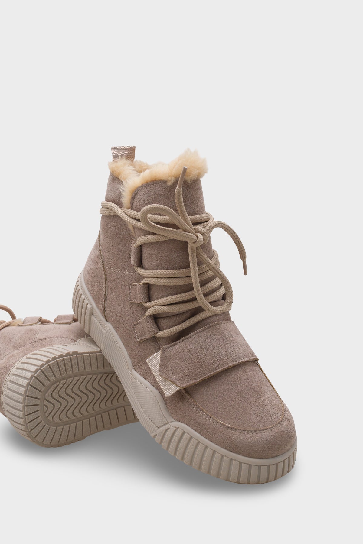 Sharron Kürklü Kadın Spor Bot