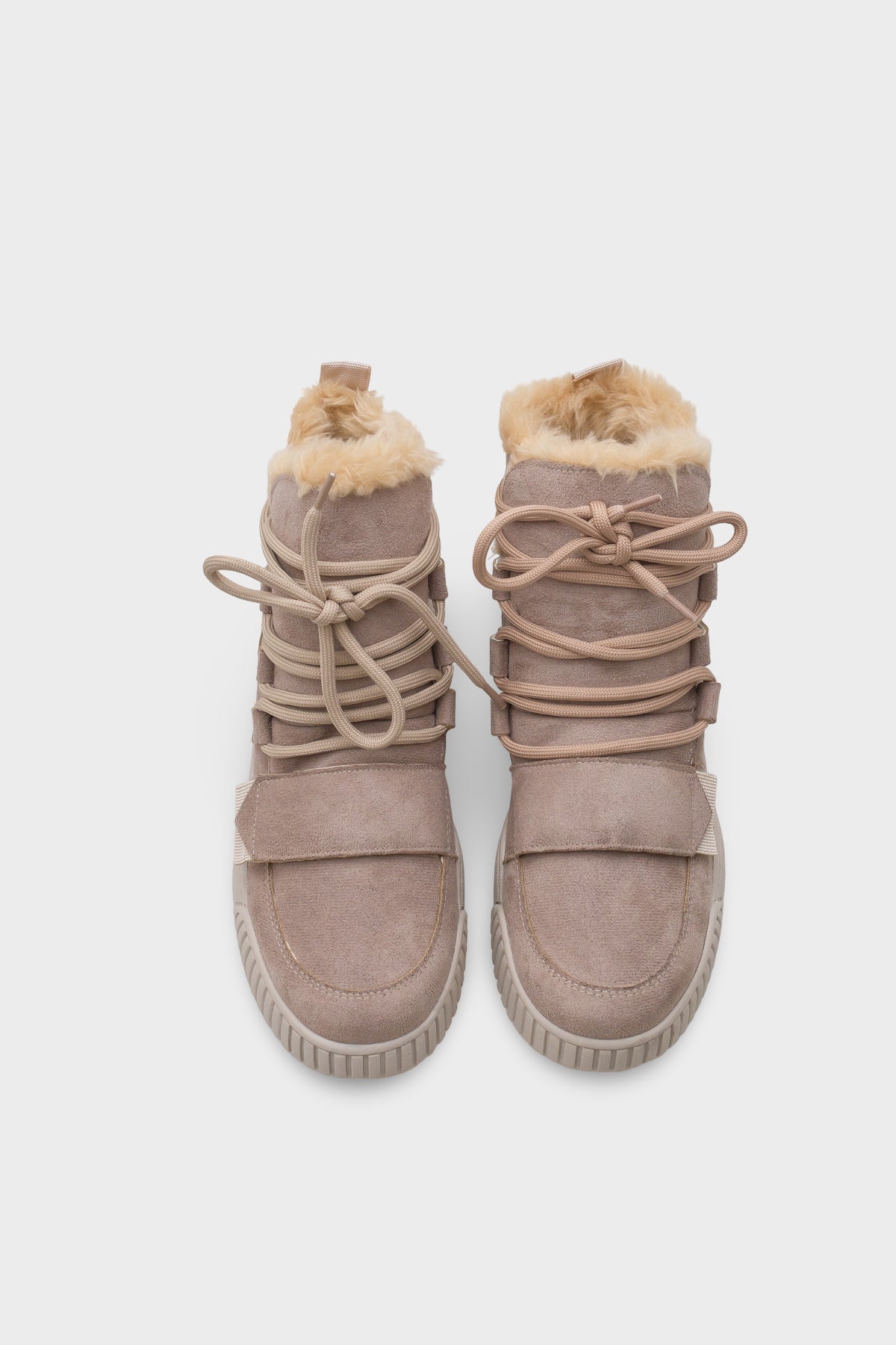 Sharron Kürklü Kadın Spor Bot