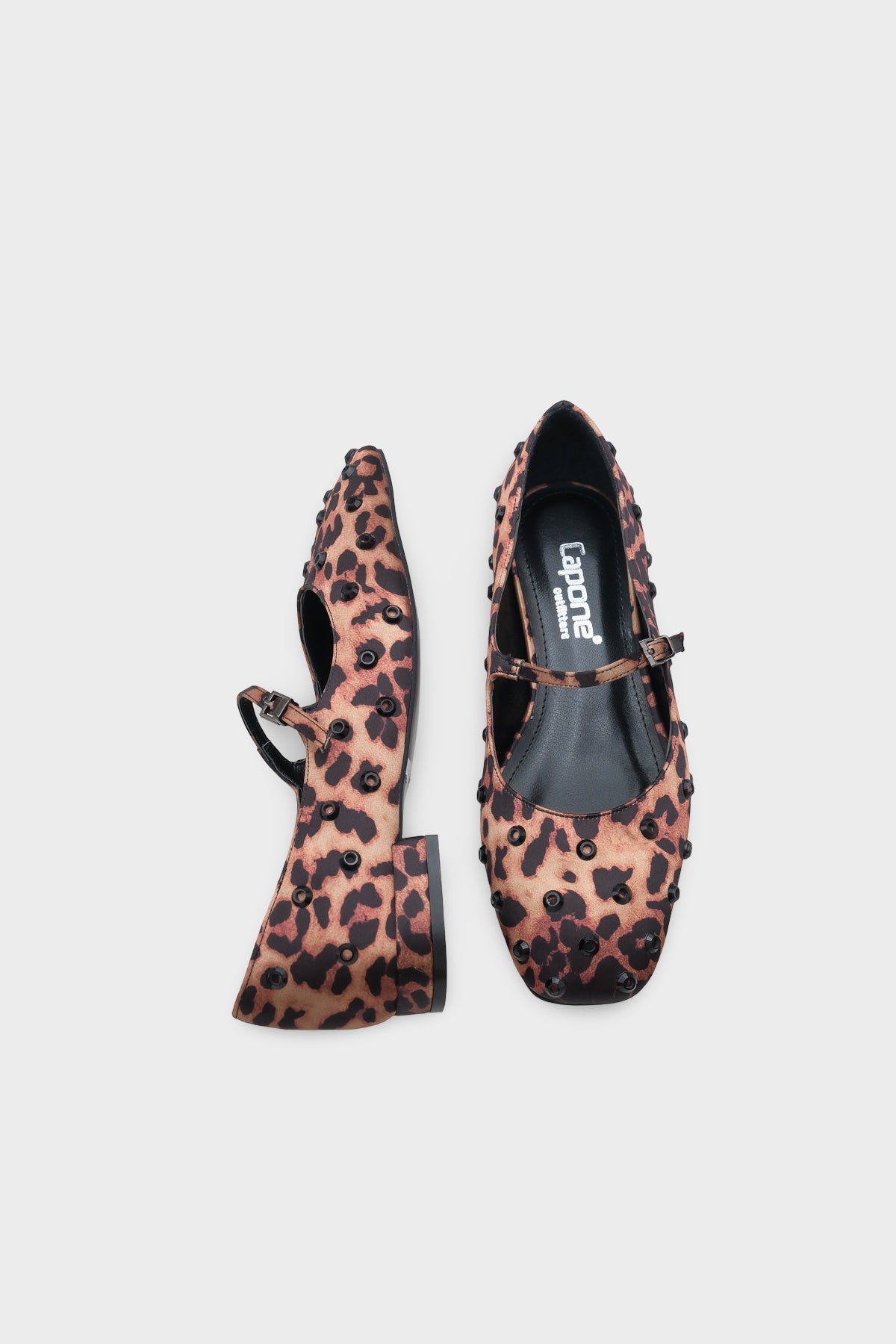 Shayla Küt Burunlu Zımbalı Tokalı Kadın Babet