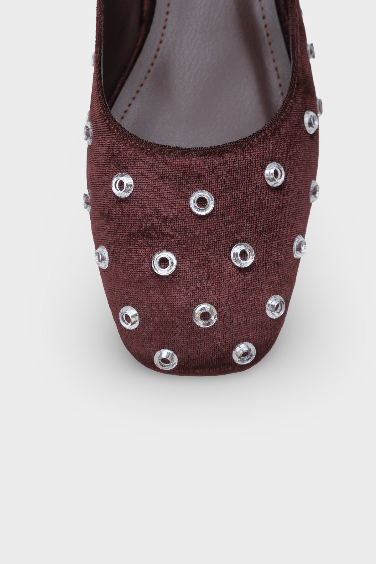 Shayla Küt Burunlu Zımbalı Tokalı Kadın Babet