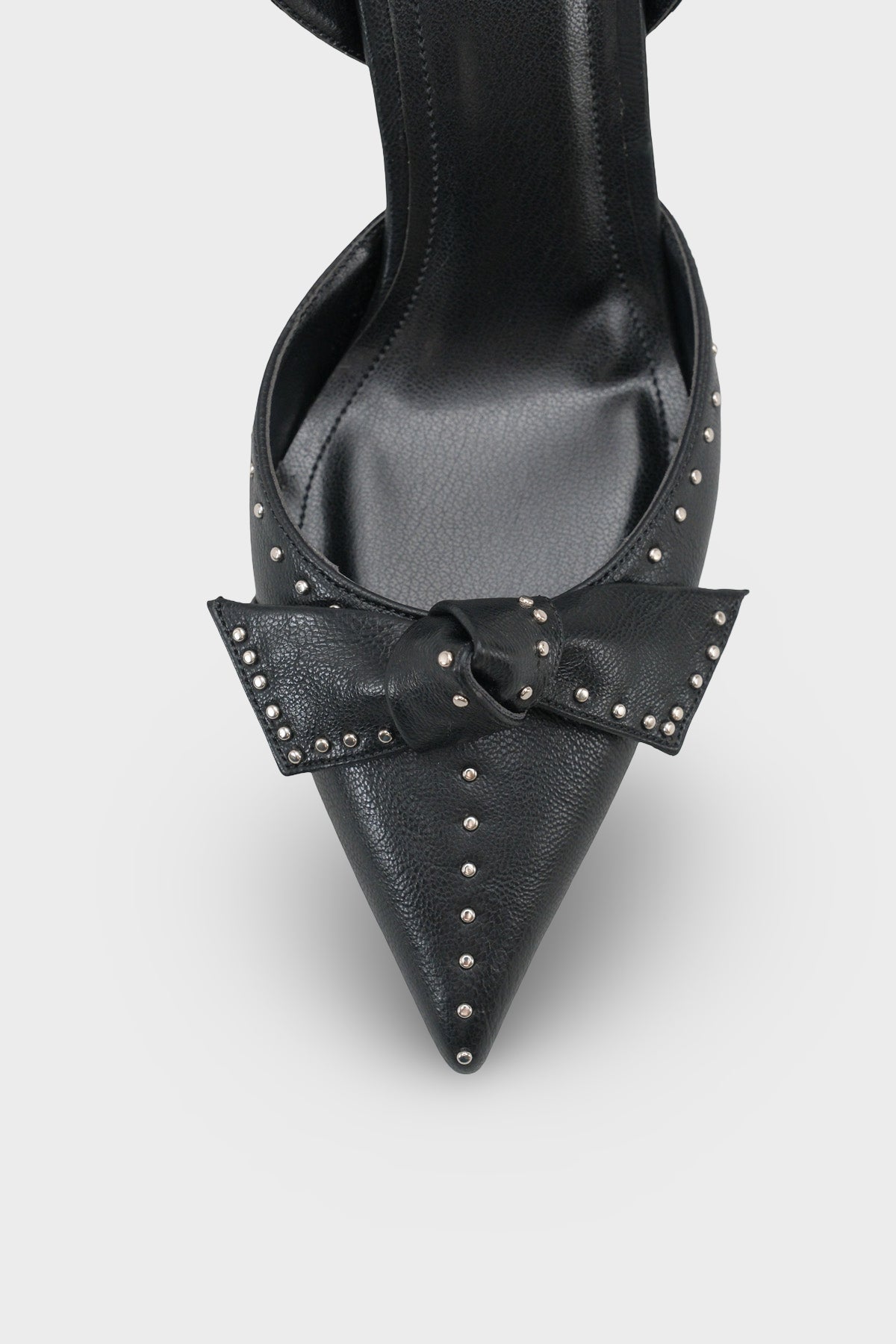 Gisela Orta Topuklu Metal Zımbalı Fiyonklu Arkası Açık Kadın Ayakkabı