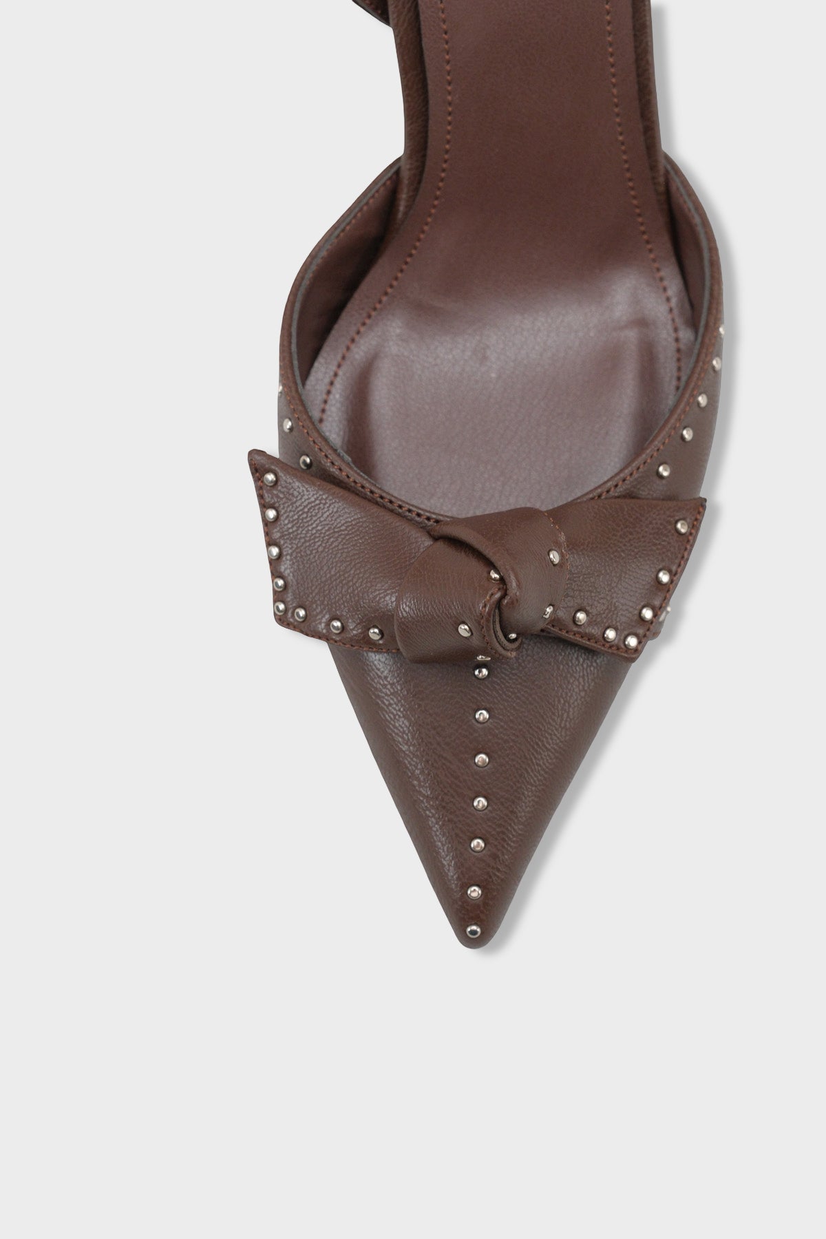 Gisela Orta Topuklu Metal Zımbalı Fiyonklu Arkası Açık Kadın Ayakkabı