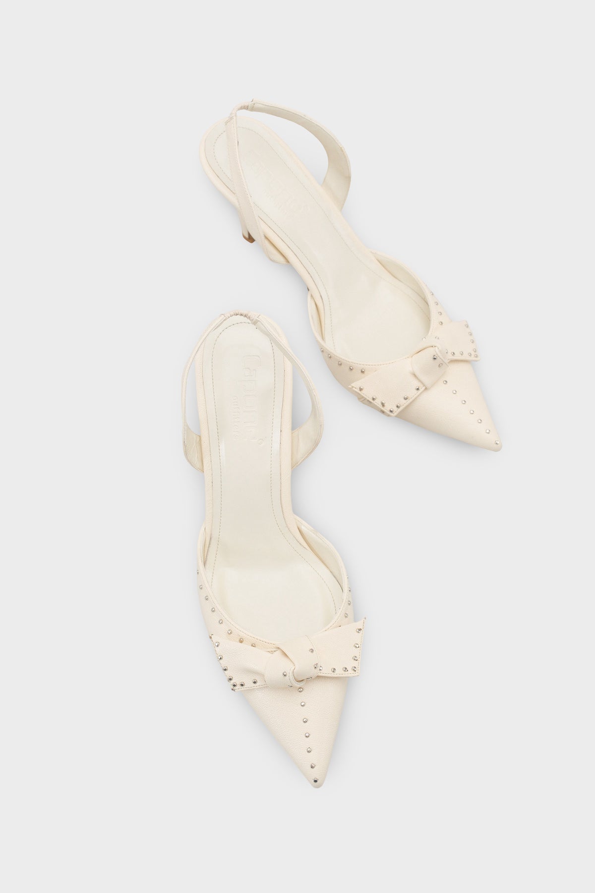 Gisela Orta Topuklu Metal Zımbalı Fiyonklu Arkası Açık Kadın Ayakkabı