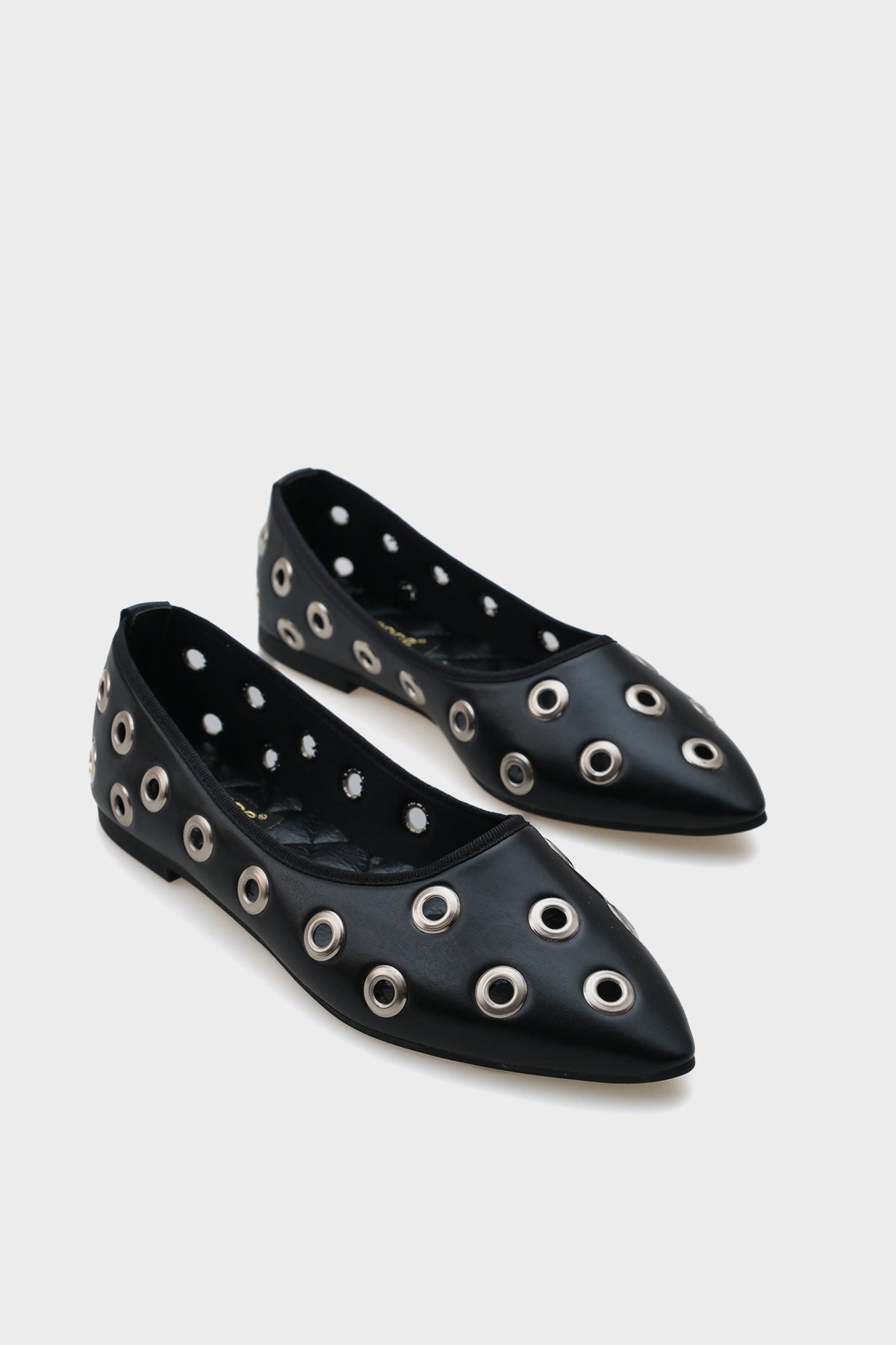 Alexa Metal Aksesuarlı Sivri Burunlu Babet