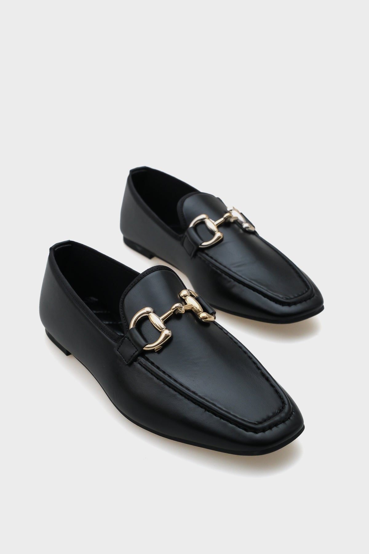 Metal Tokalı Kadın Loafer
