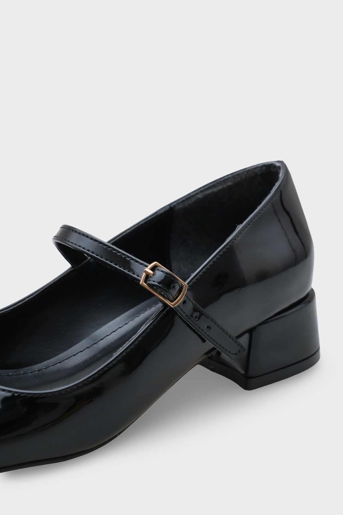 Orsa Küt Burunlu Bantlı Alçak Topuk Kadın Ayakkabı