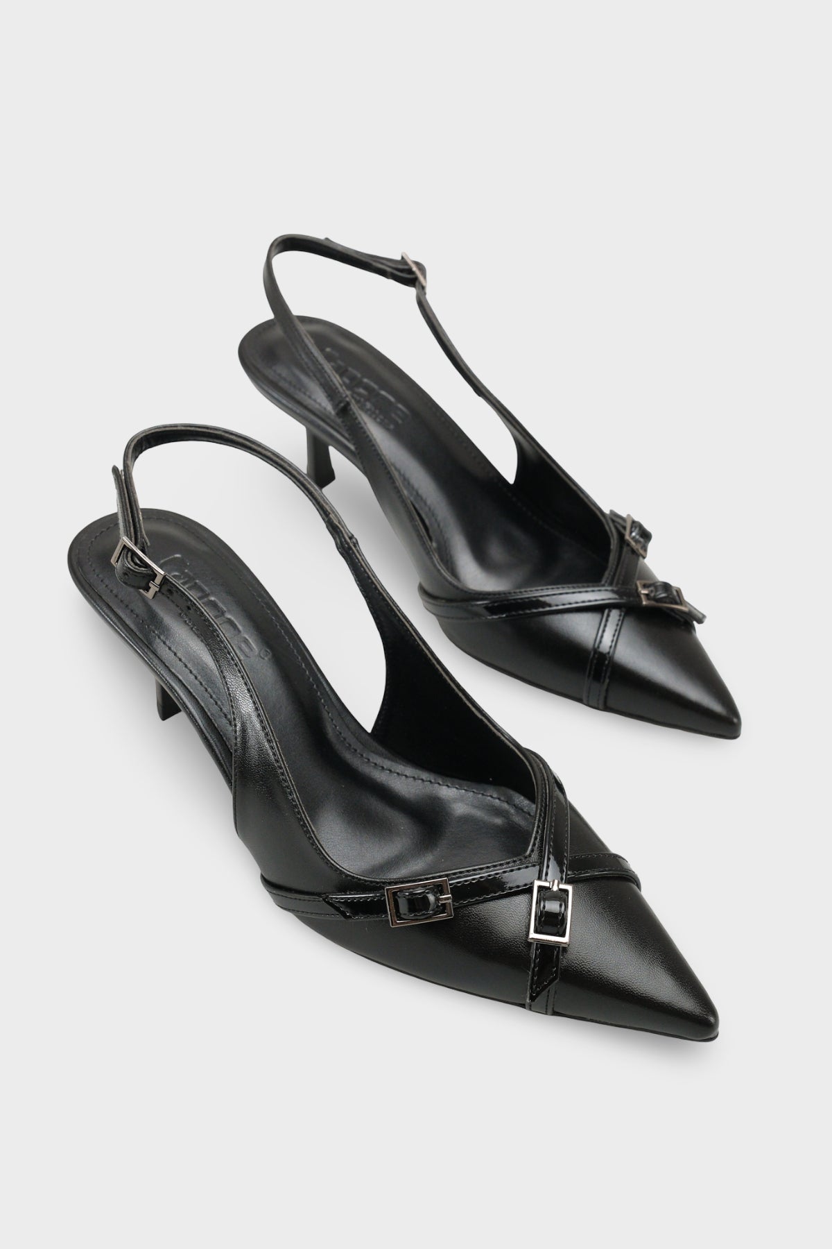 Sarine Sivri Burunlu Orta Topuklu Çapraz Tokalı Arkası Açık Kadın Ayakkabı