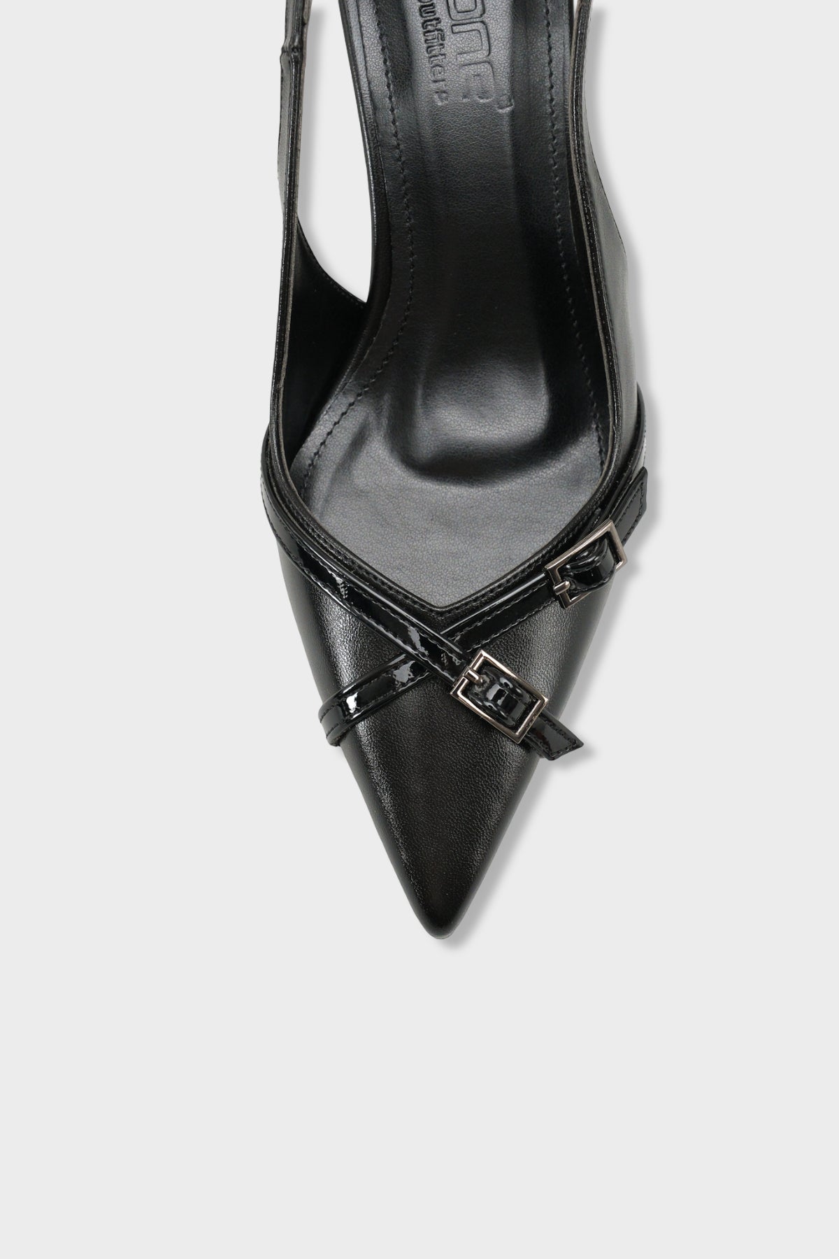 Sarine Sivri Burunlu Orta Topuklu Çapraz Tokalı Arkası Açık Kadın Ayakkabı