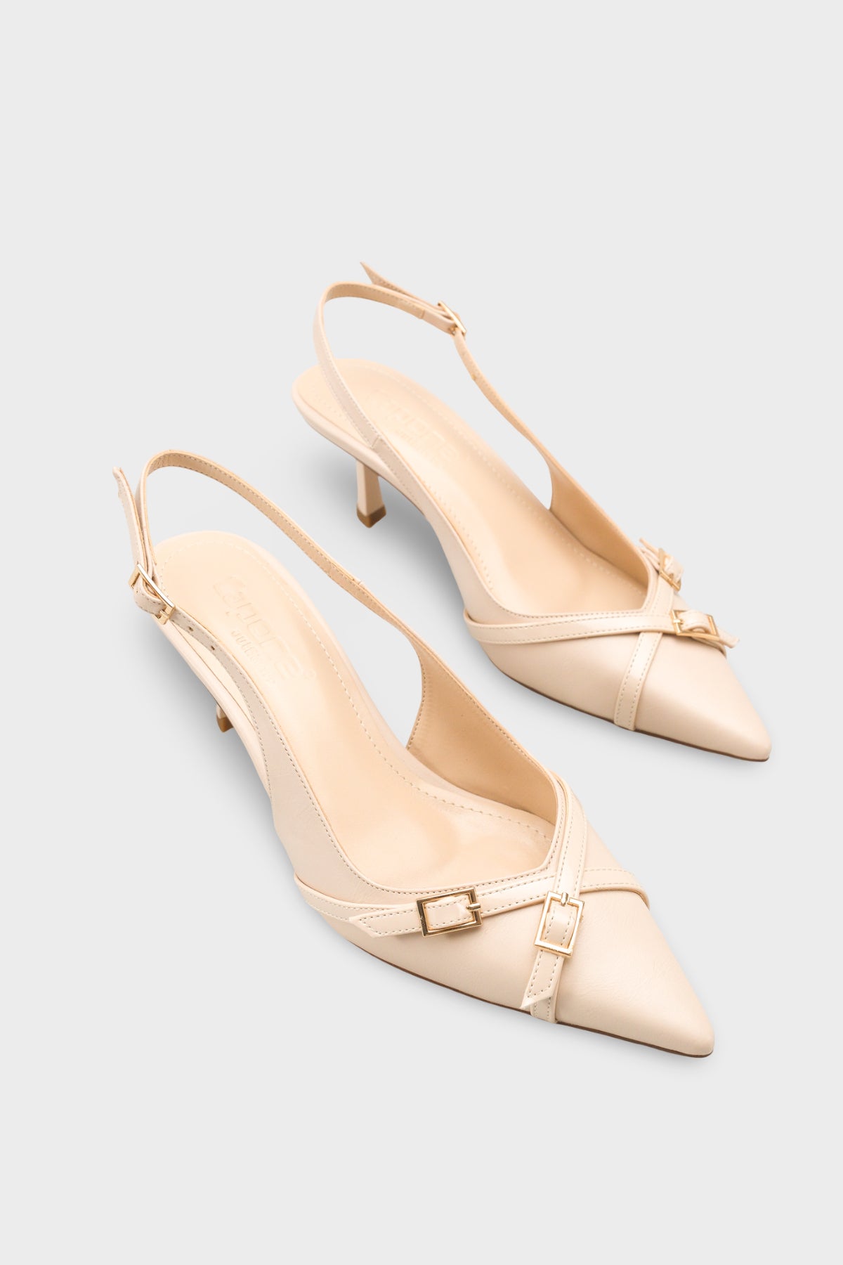 Sarine Sivri Burunlu Orta Topuklu Çapraz Tokalı Arkası Açık Kadın Ayakkabı