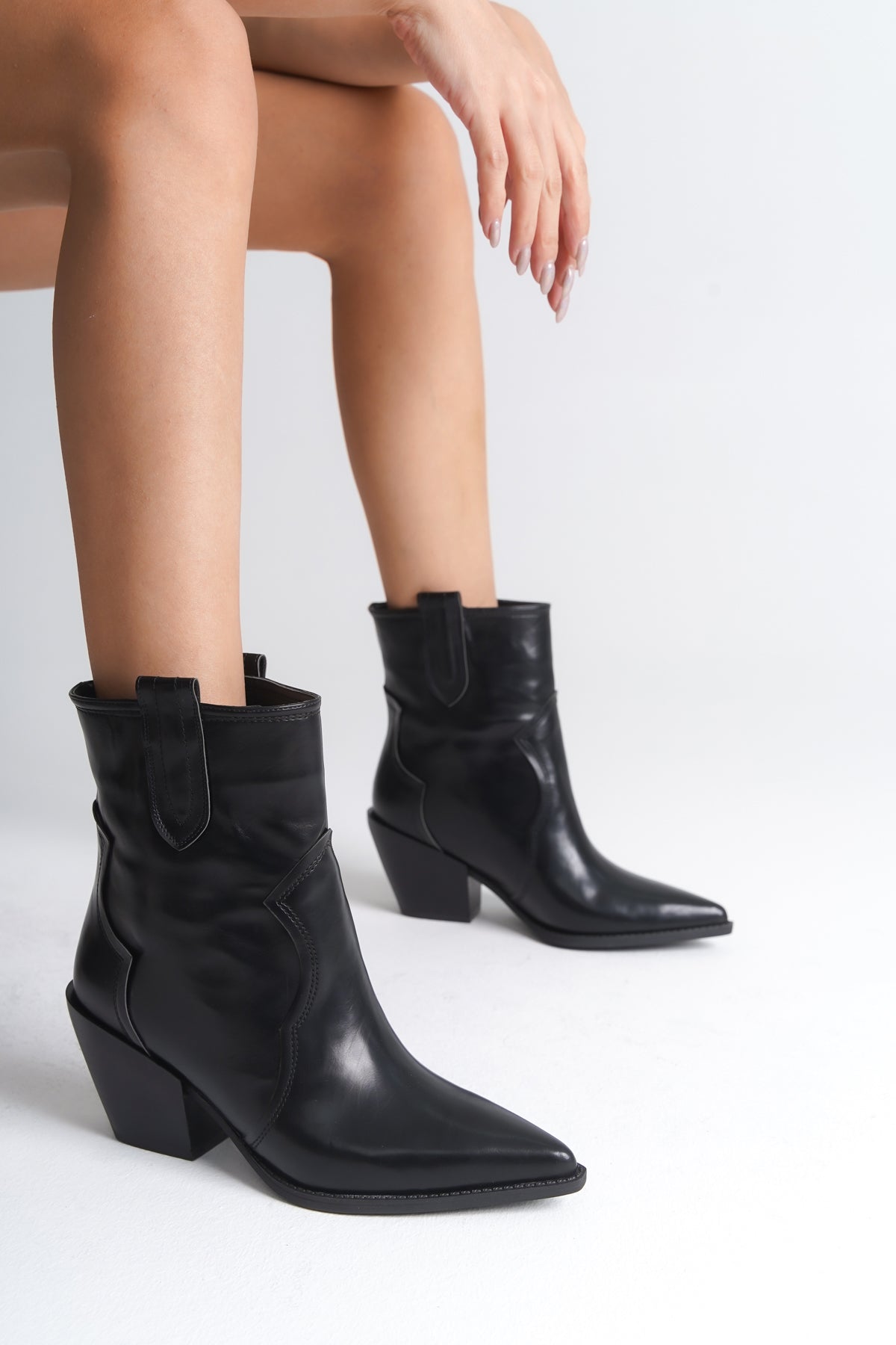 Tiffani Sivri Burunlu Yandan Çekmeli Hakiki Deri Kadın Kovboy Bot