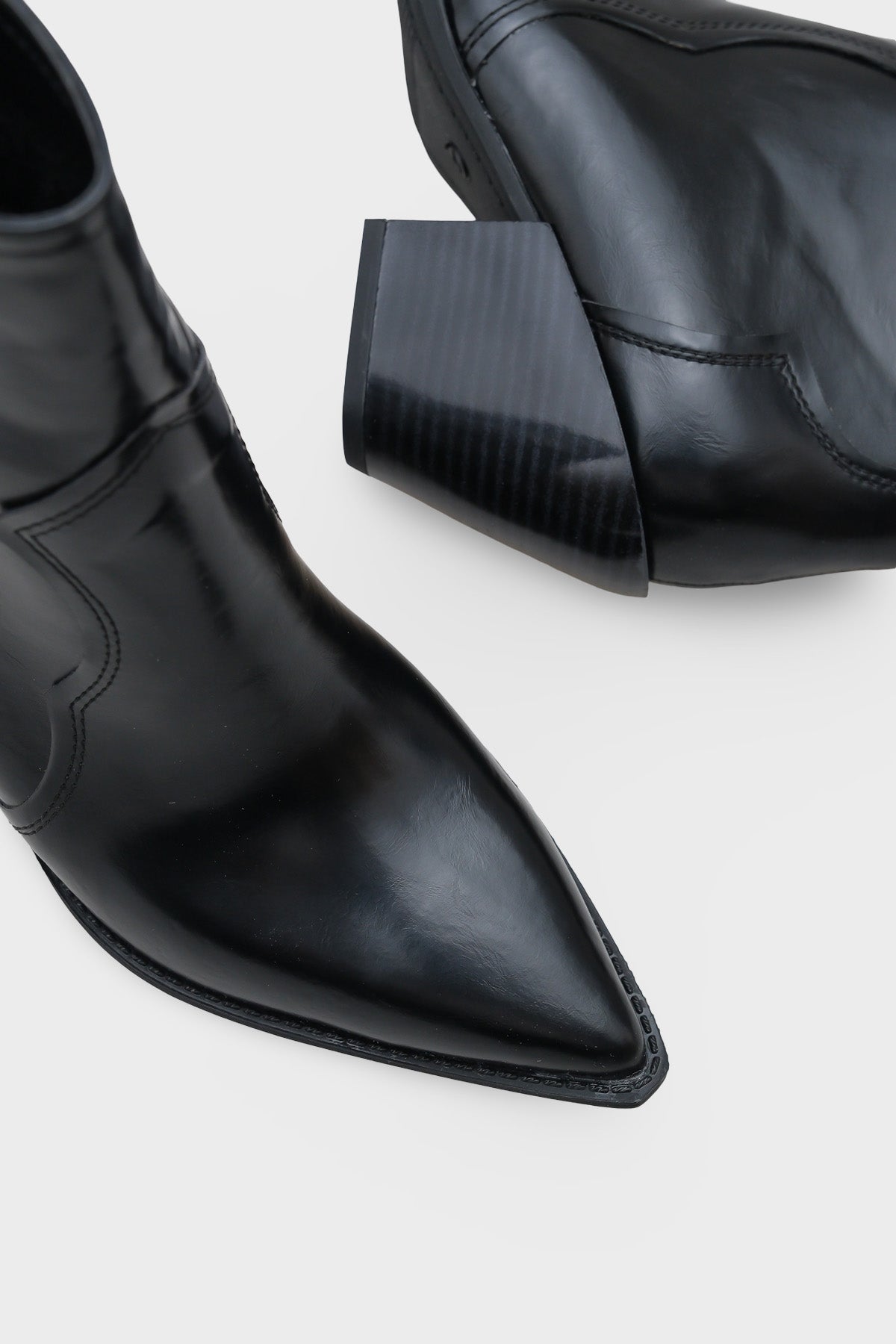 Tiffani Sivri Burunlu Yandan Çekmeli Hakiki Deri Kadın Kovboy Bot