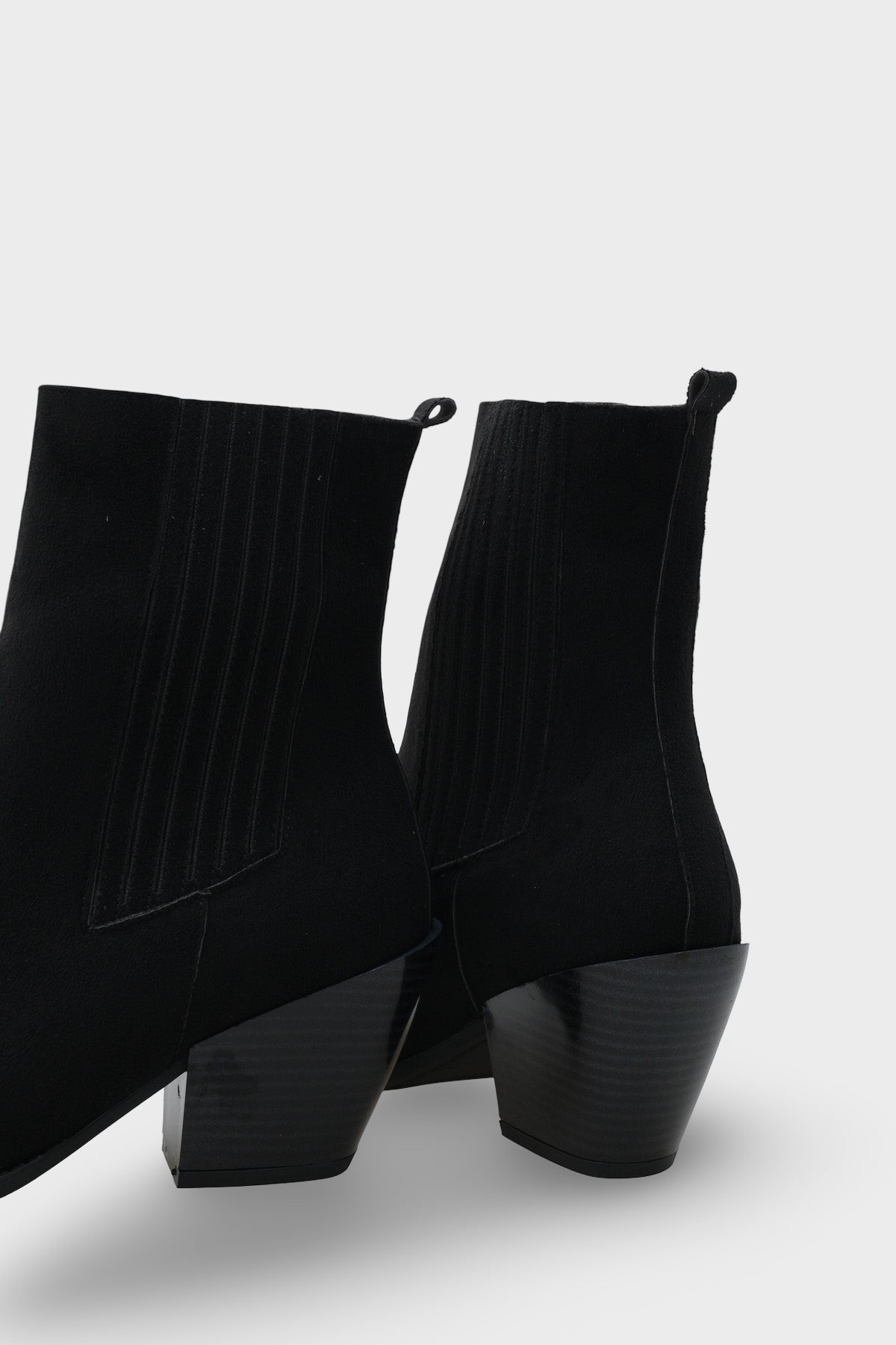 Ellyn  Sivri Burunlu Yandan Lastikli Kadın Kovboy Bot